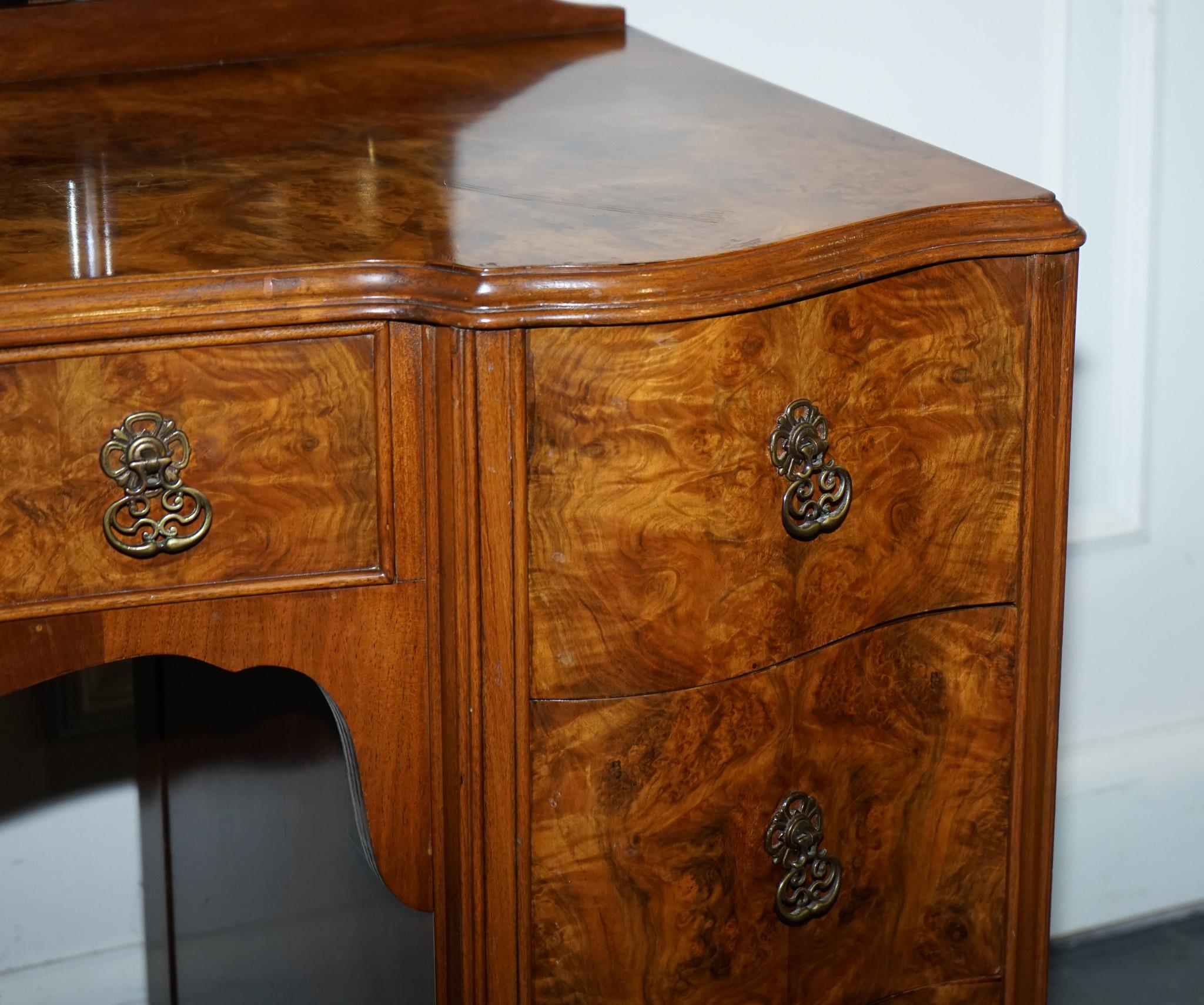 ANTIQUE 1920'S BURR WALNUT ART DECO DRESSING TABLE WiTH PLENTY OF DRAWERS For Sale 9