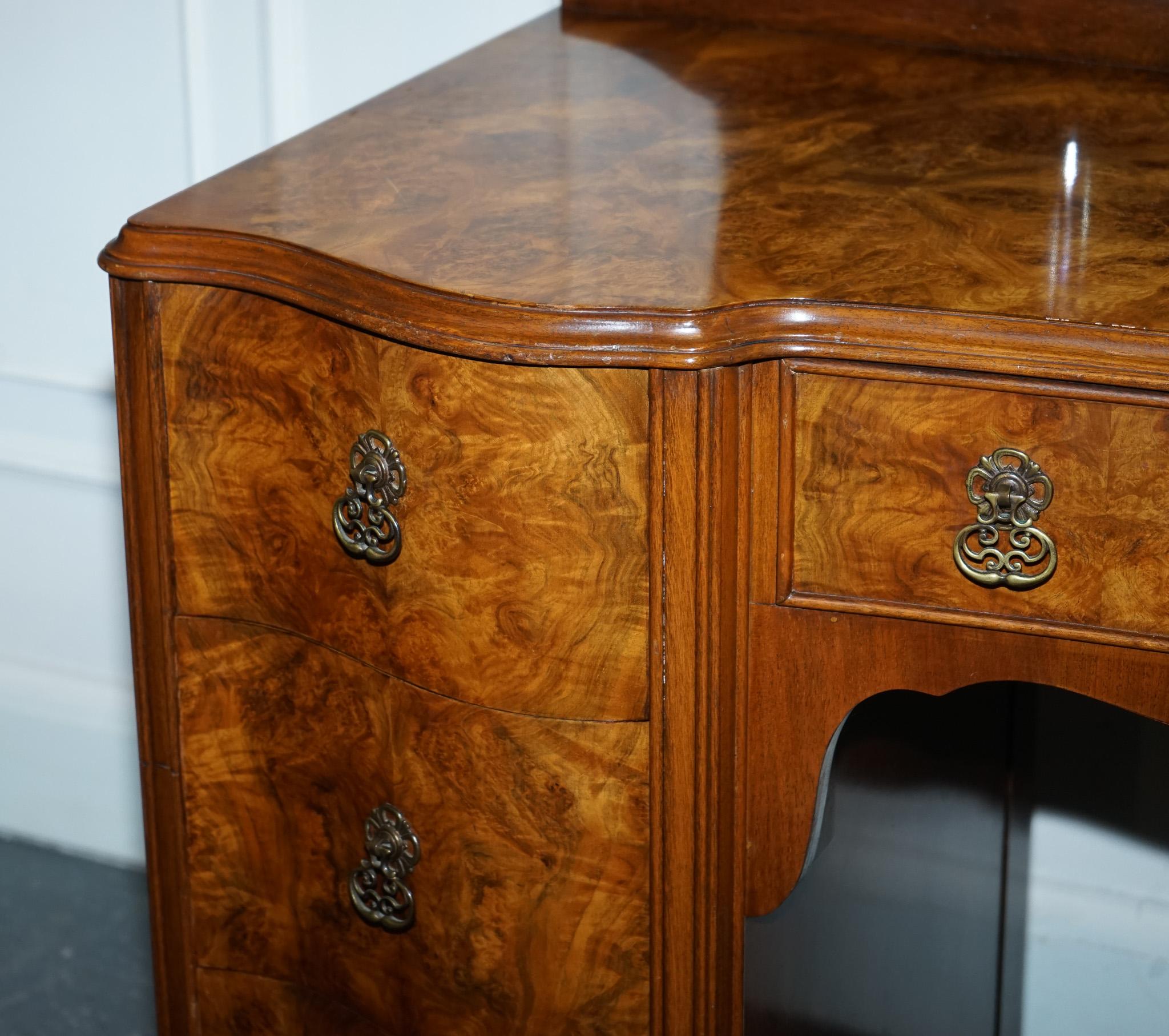 ANTIQUE 1920'S BURR WALNUT ART DECO DRESSING TABLE WiTH PLENTY OF DRAWERS For Sale 10
