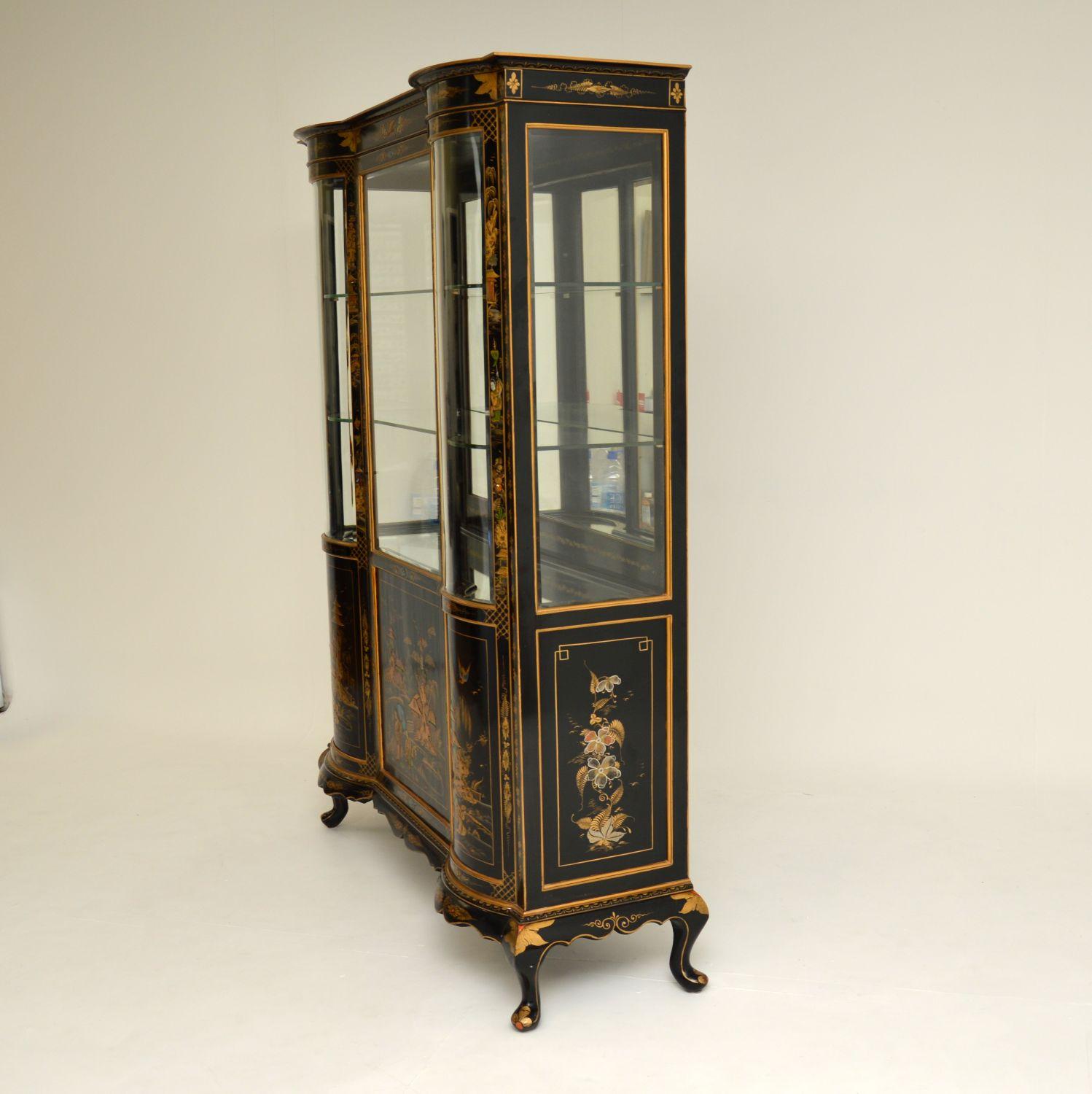 Antique 1920’s Chinoiserie Display Cabinet In Good Condition In London, GB