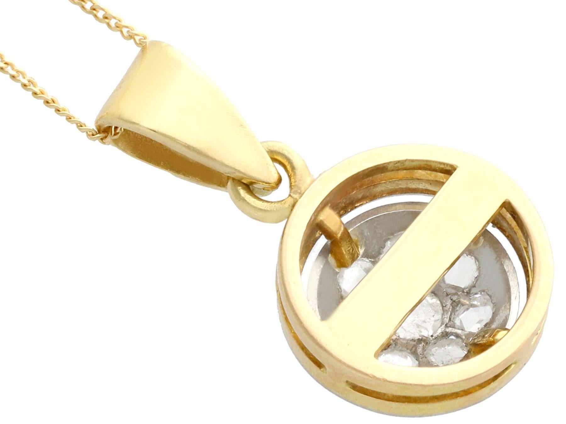 Pendentif ancien des années 1920 en or jaune et diamants Pour femmes en vente