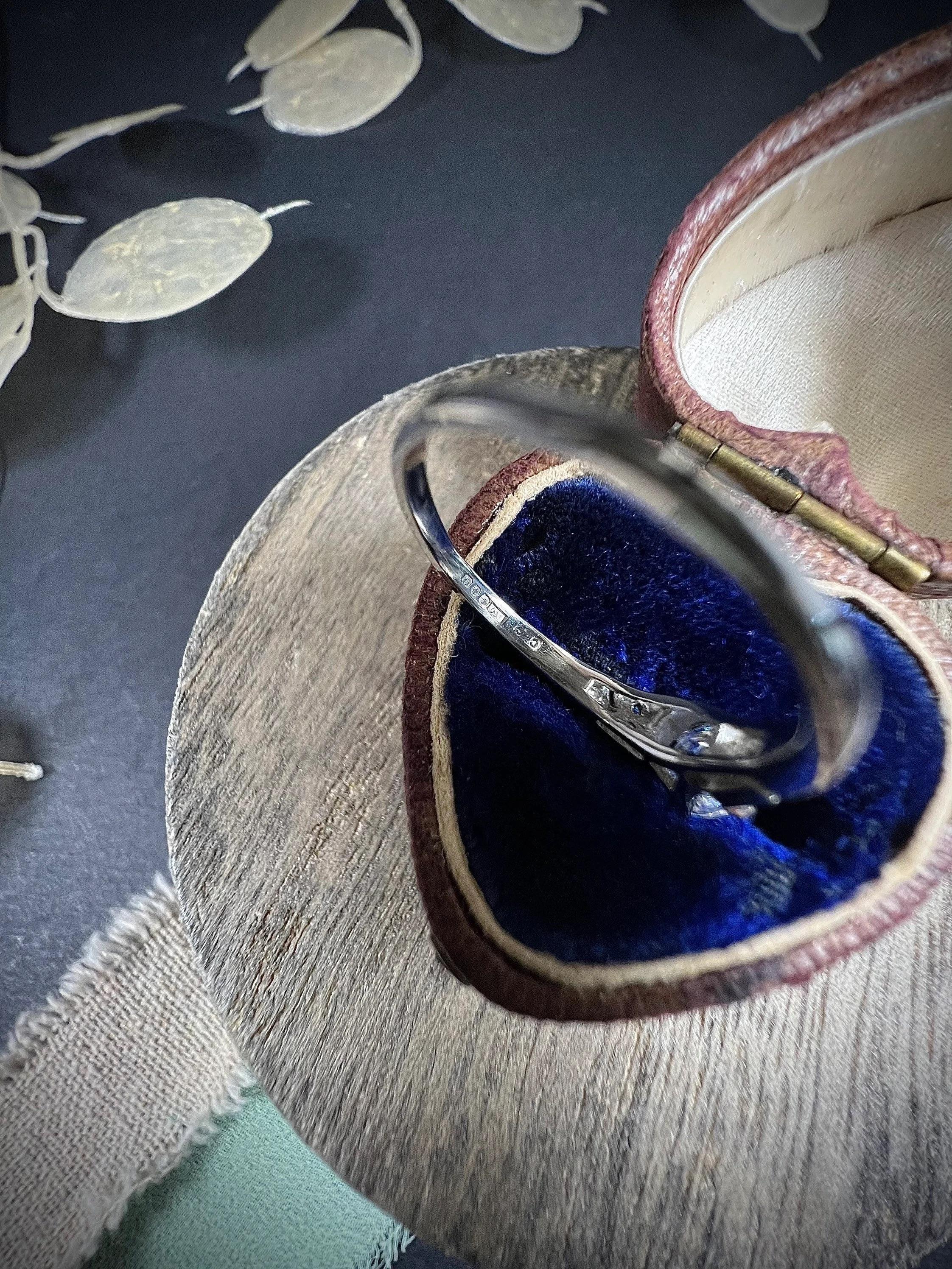 Antique 1920’s Diamond, in Platinum Engagement Ring Mount 0.50 Carat For Sale 1