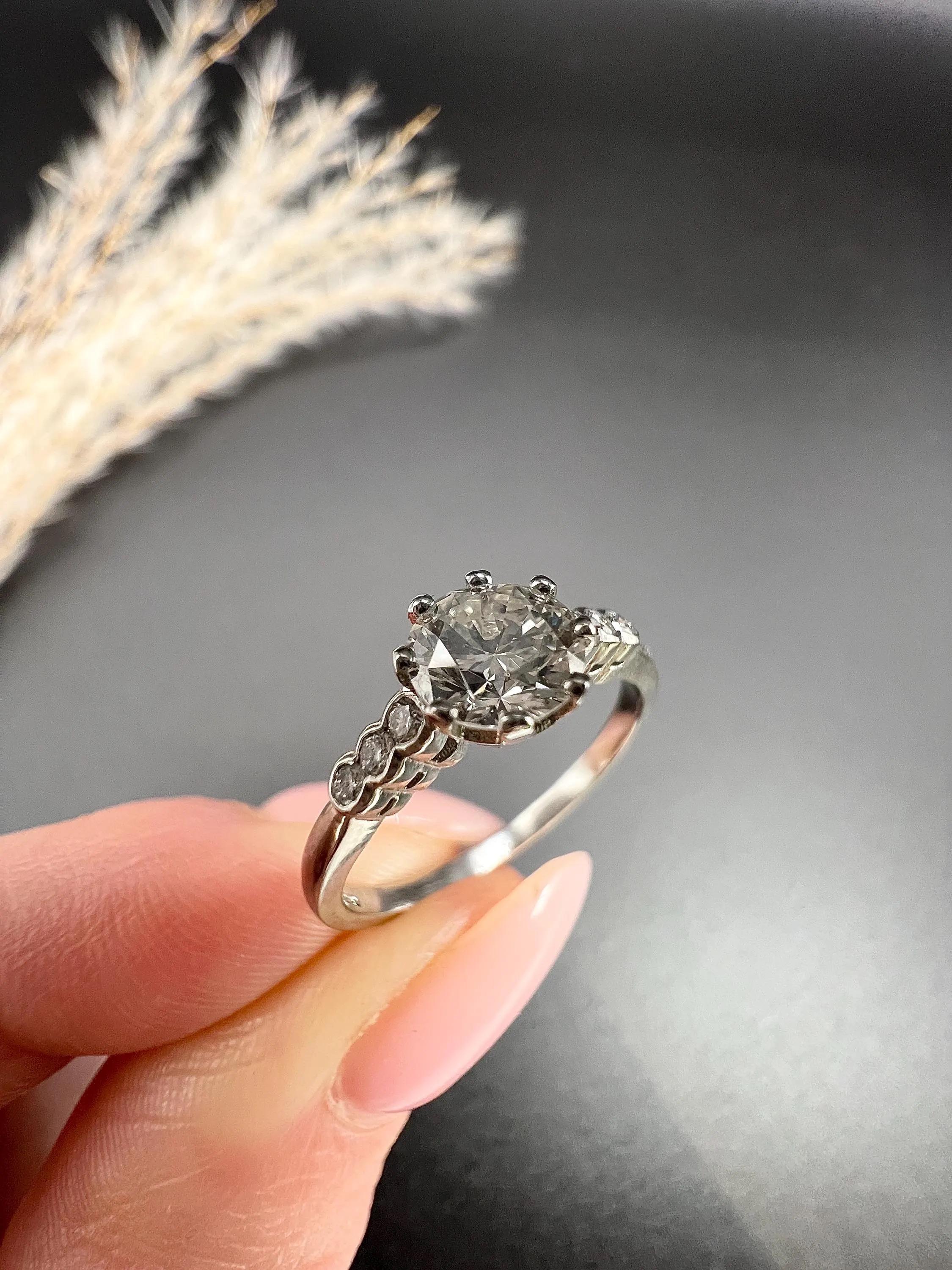Antique 1920s Diamonds 0.95ct Total Set in New Platinum Engagement Ring Mount For Sale 3