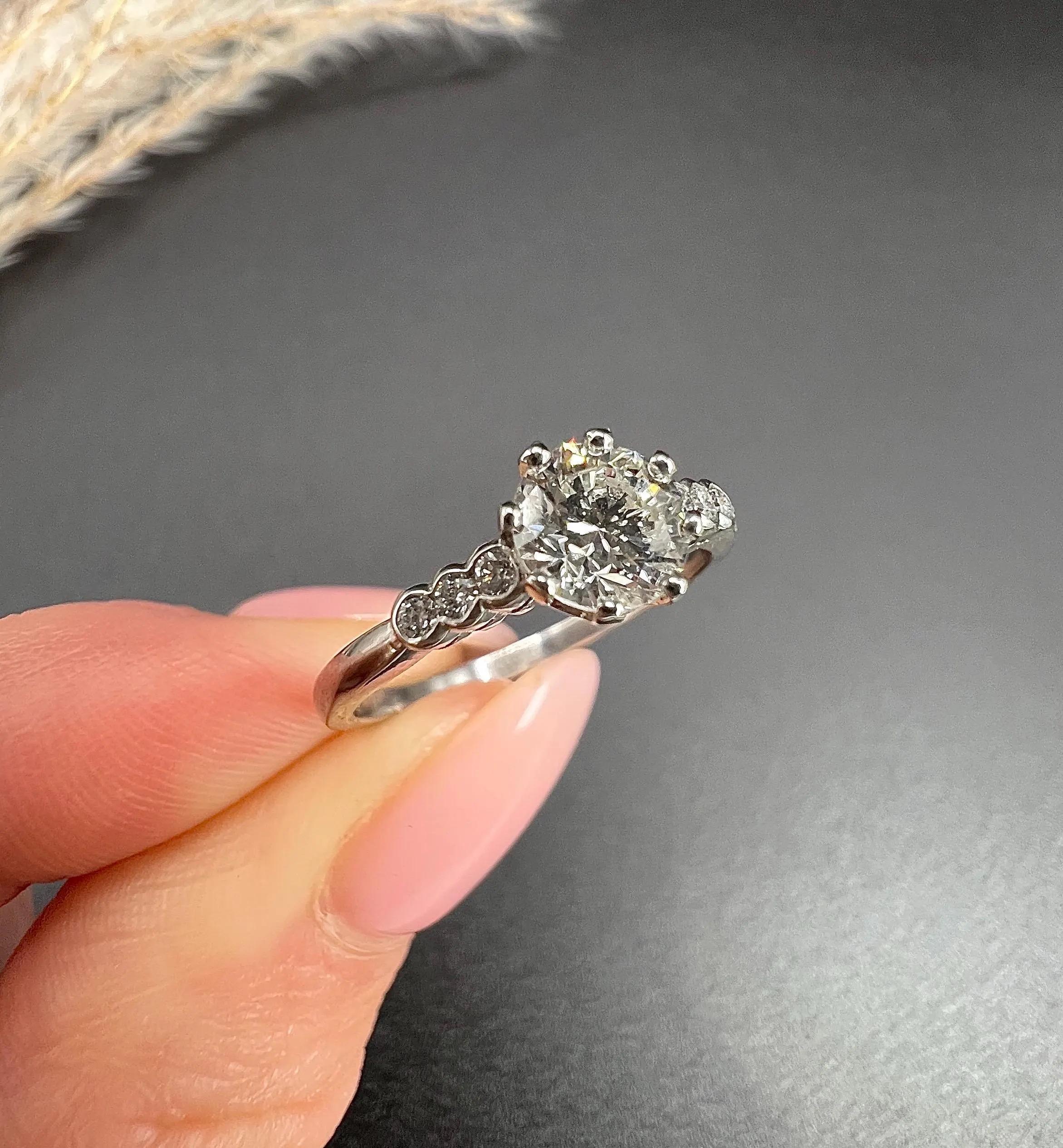 Antique 1920s Diamonds 0.95ct Total Set in New Platinum Engagement Ring Mount For Sale 4