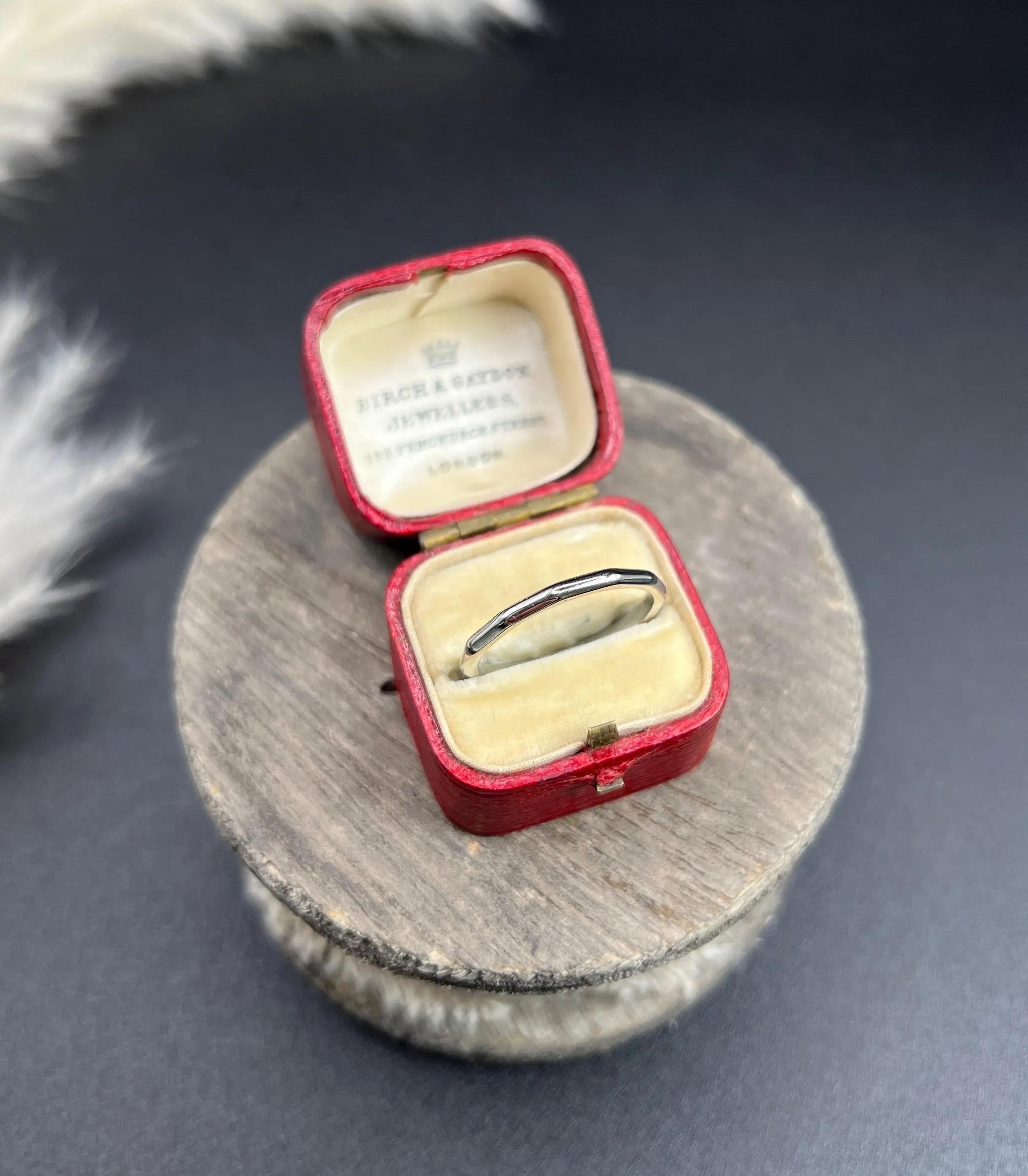 Antique 1920s, Dodecagon Platinum Band Ring 6