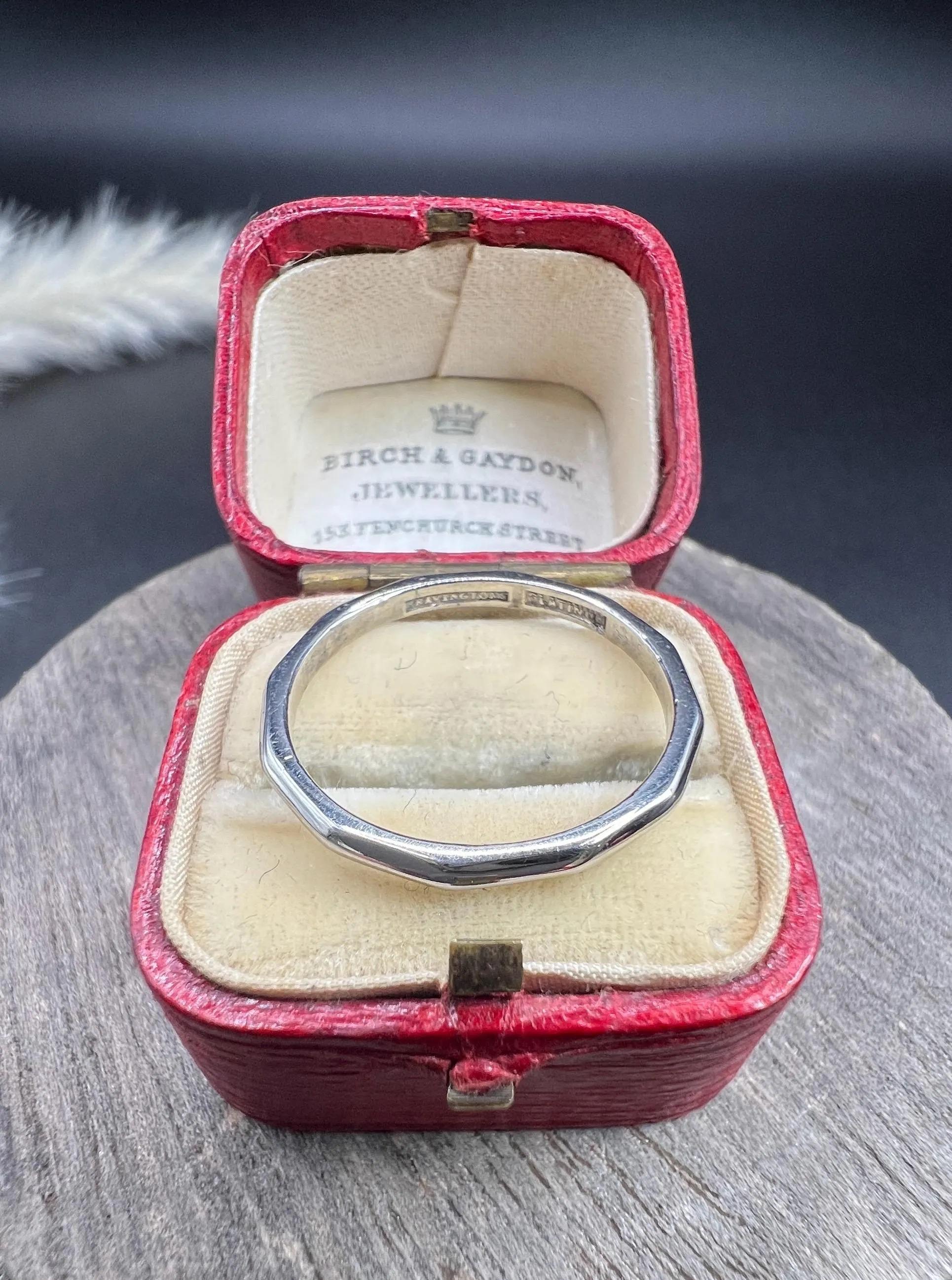 Antique 1920s, Dodecagon Platinum Band Ring 7
