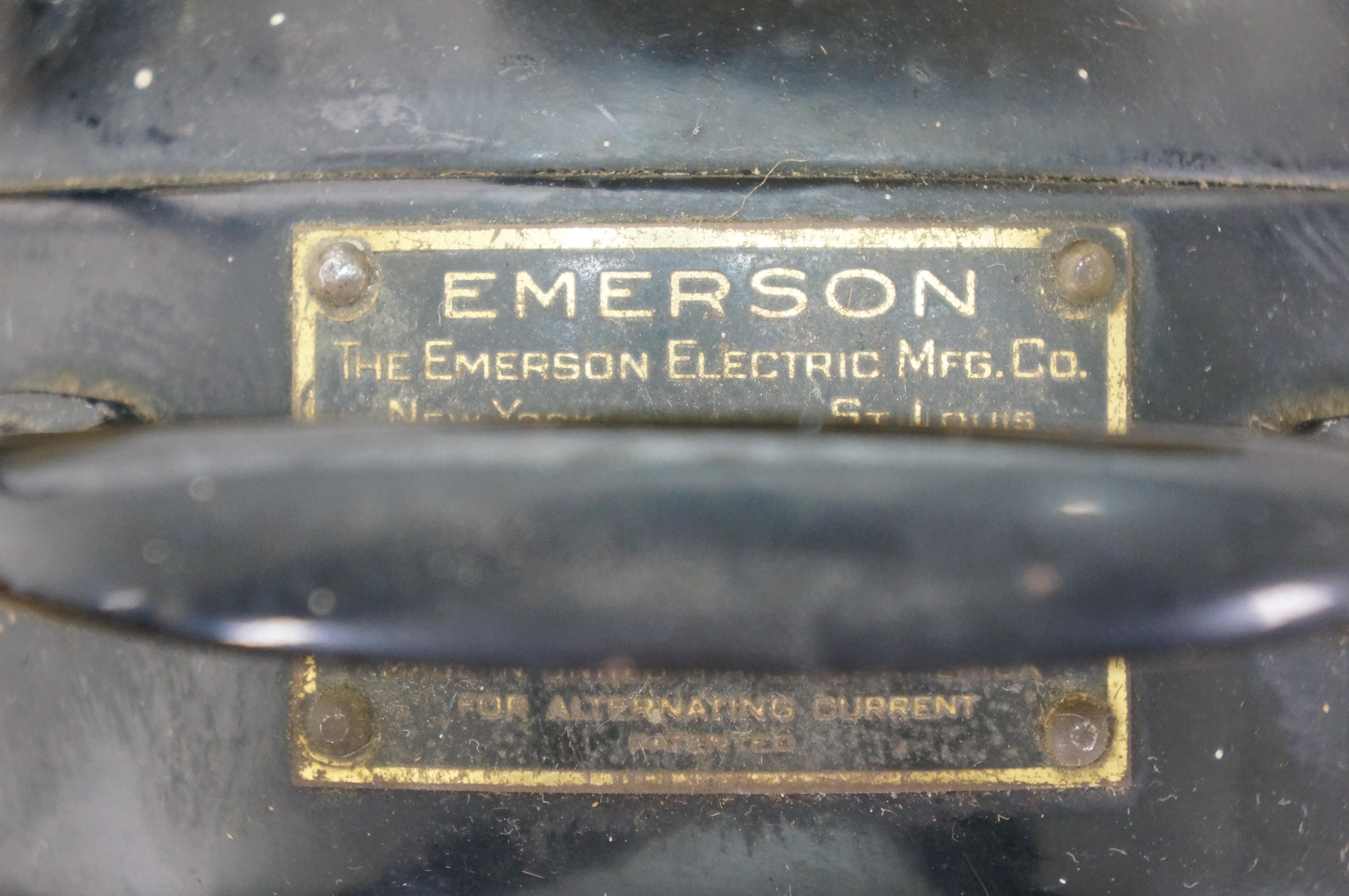 Metallo Antico ventilatore da tavolo a tre velocità in ottone Emerson tipo 29648 degli anni '20, funziona da 16