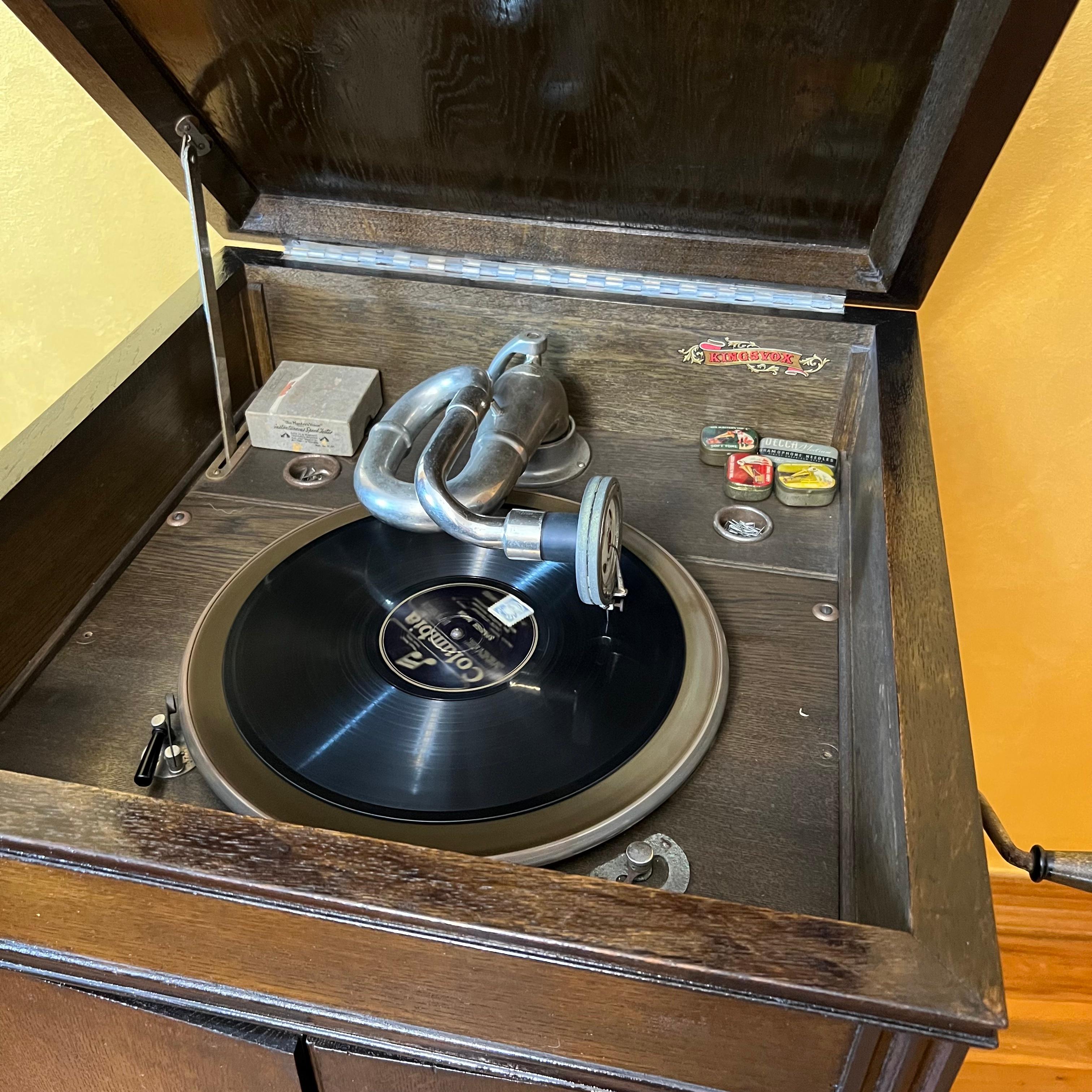 20th Century Antique 1920s Enclosed Gramophone For Sale