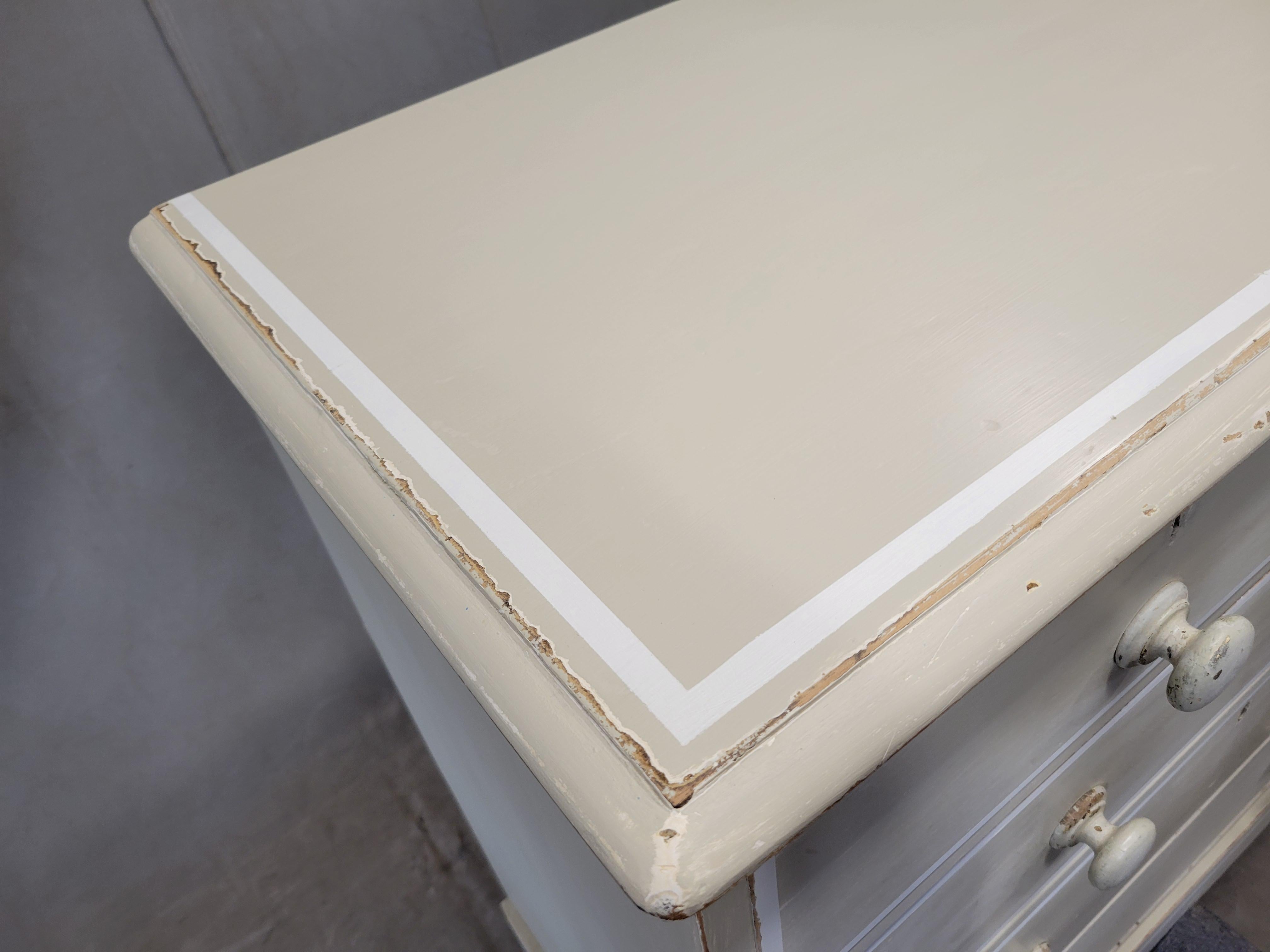Antique 1920s English Dresser Chest of Drawers with Old Cream and White Paint For Sale 7