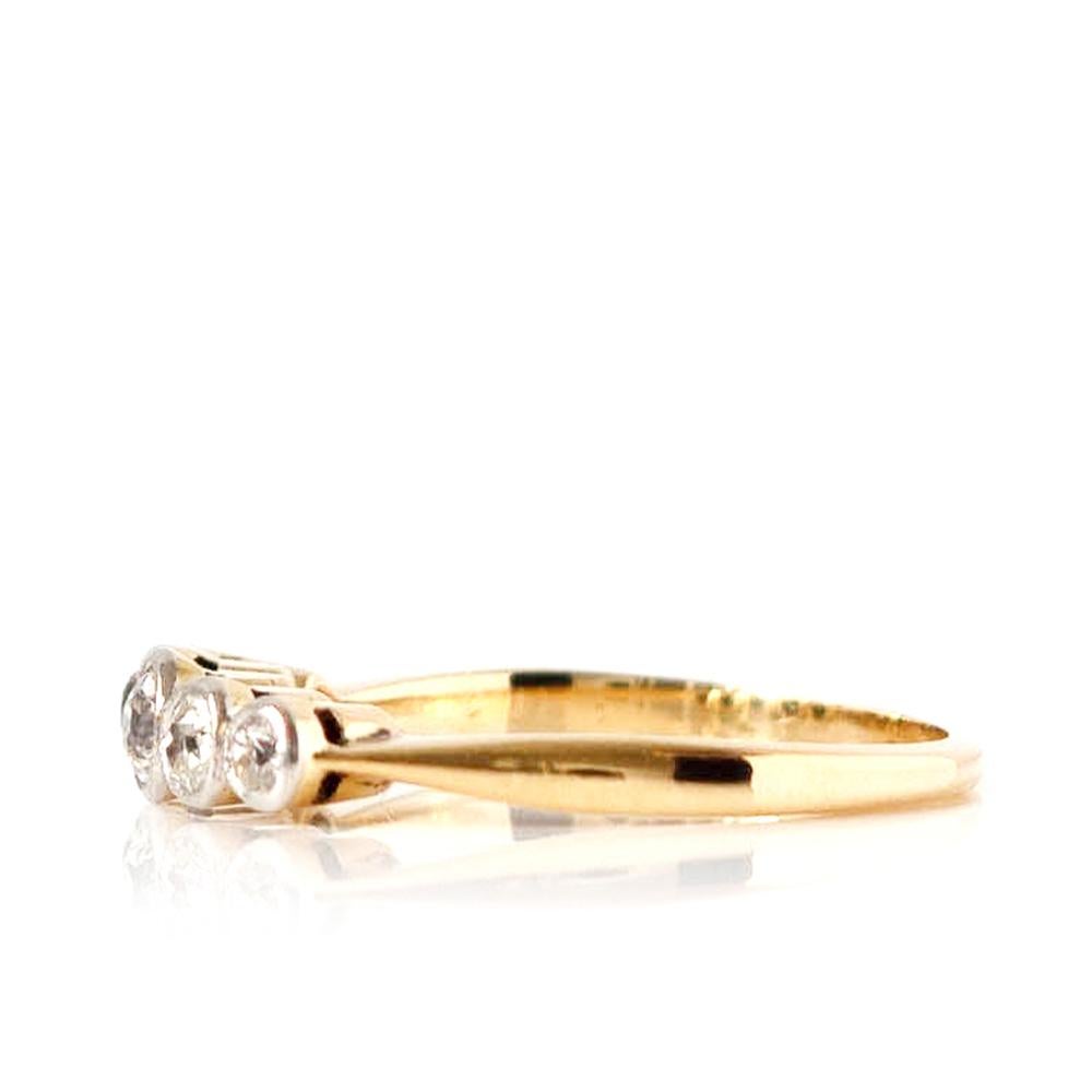 Antique 1920s Five Stone 18ct Gold Platinum 0.25ct Diamond Ring  For Sale 1