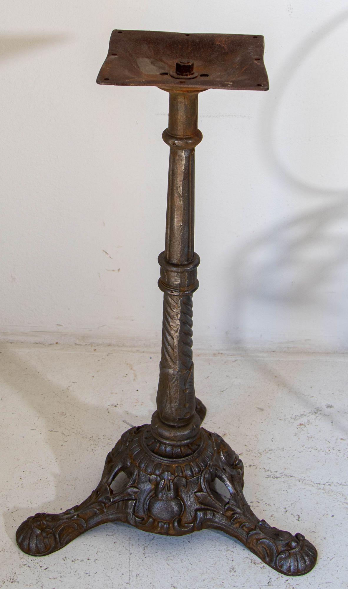 Antique 1920s French Cast Iron Pedestal Bistro Table Stand In Good Condition For Sale In North Hollywood, CA