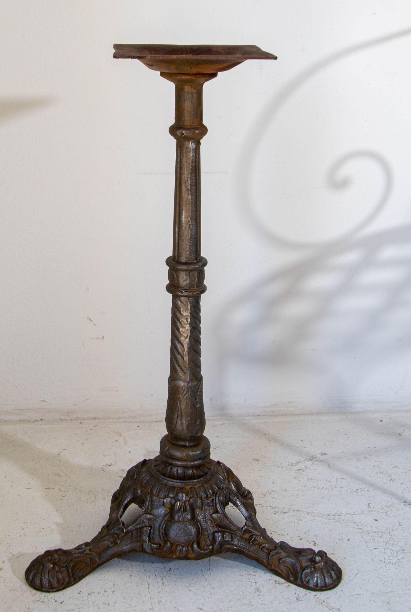 20th Century Antique 1920s French Cast Iron Pedestal Bistro Table Stand For Sale