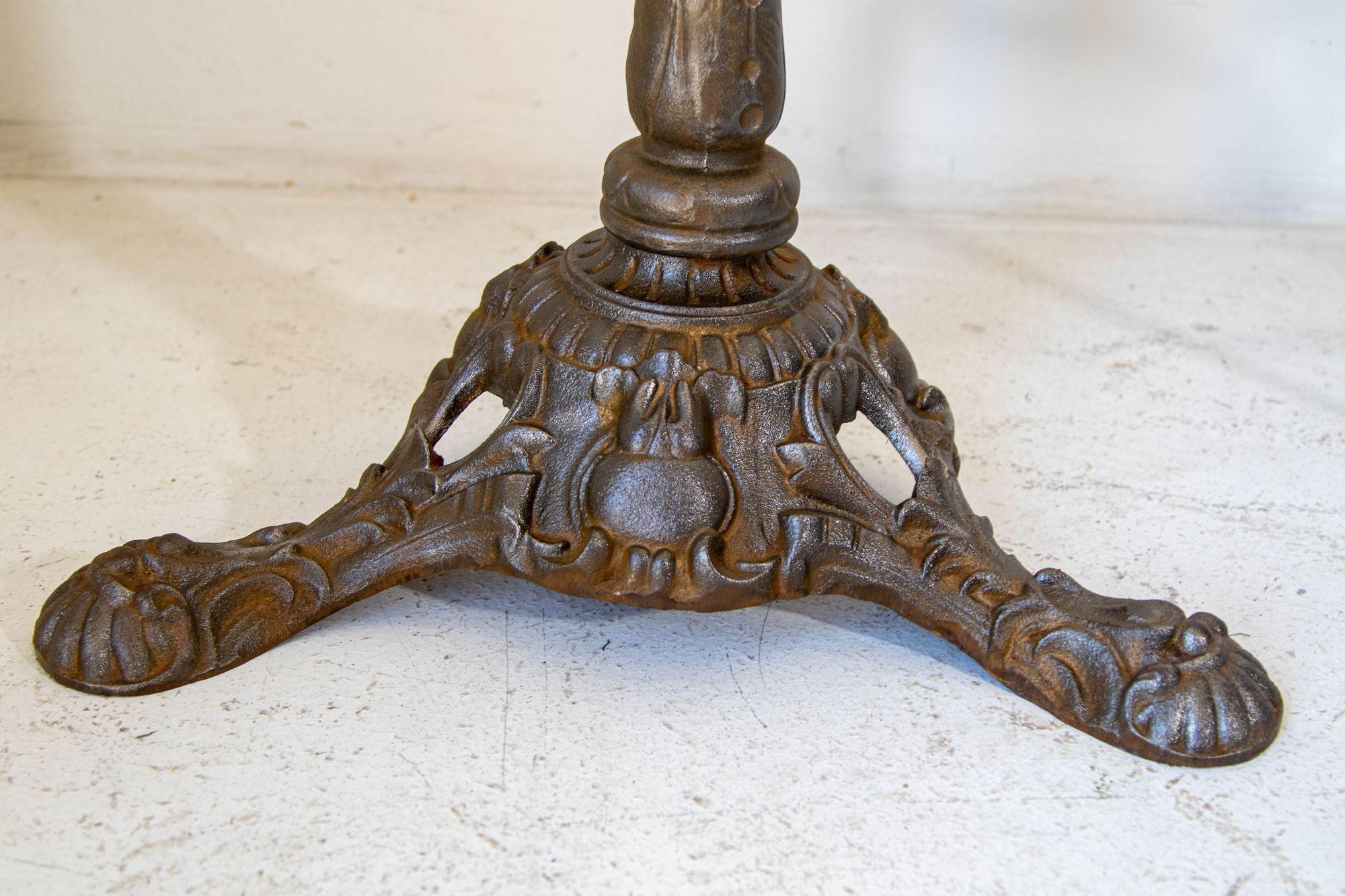 Antique 1920s French Cast Iron Pedestal Bistro Table Stand For Sale 3