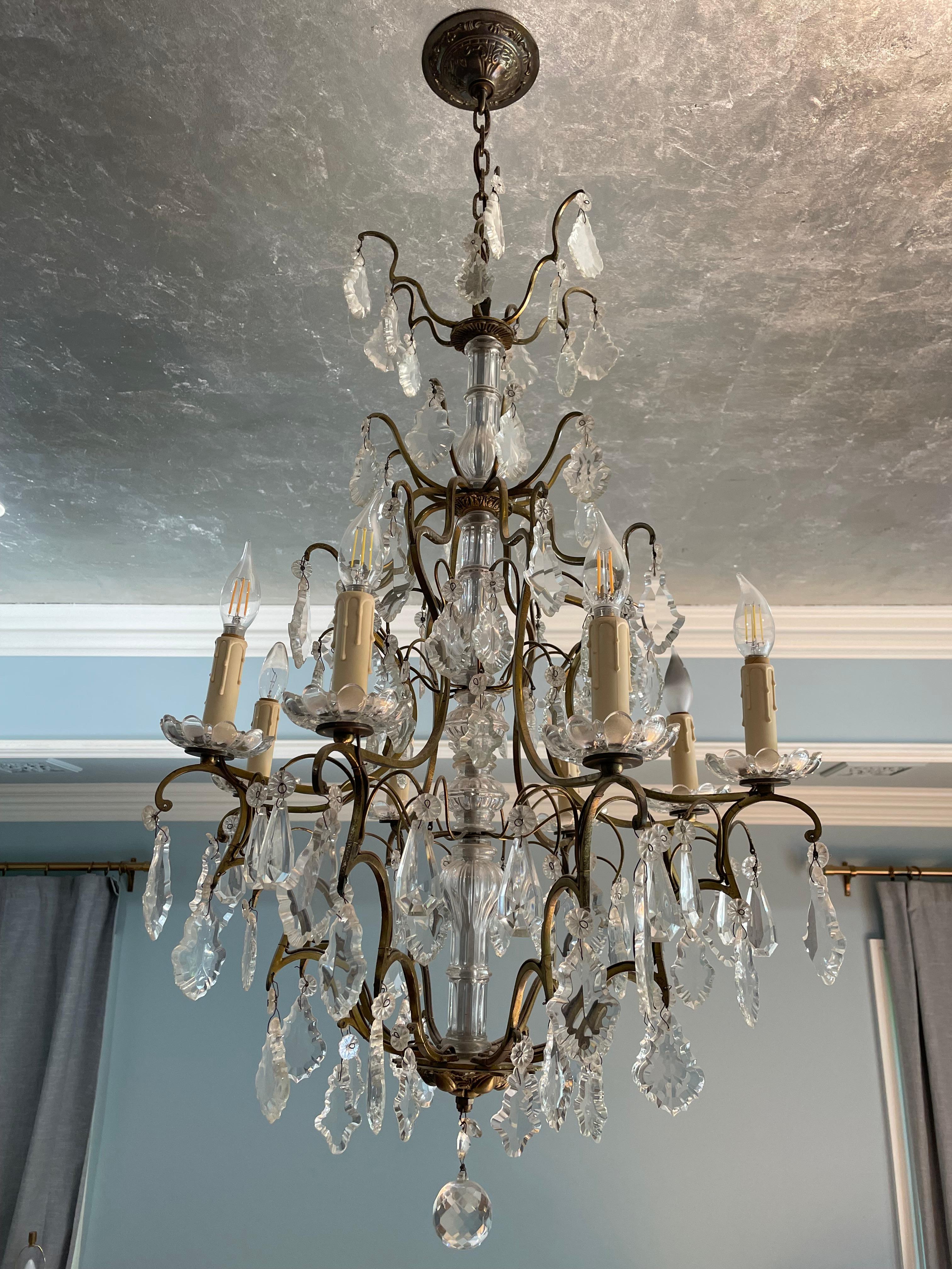 Antique 1920s French Louis XVI Gilt Bronze Crystal Chandelier For Sale 4