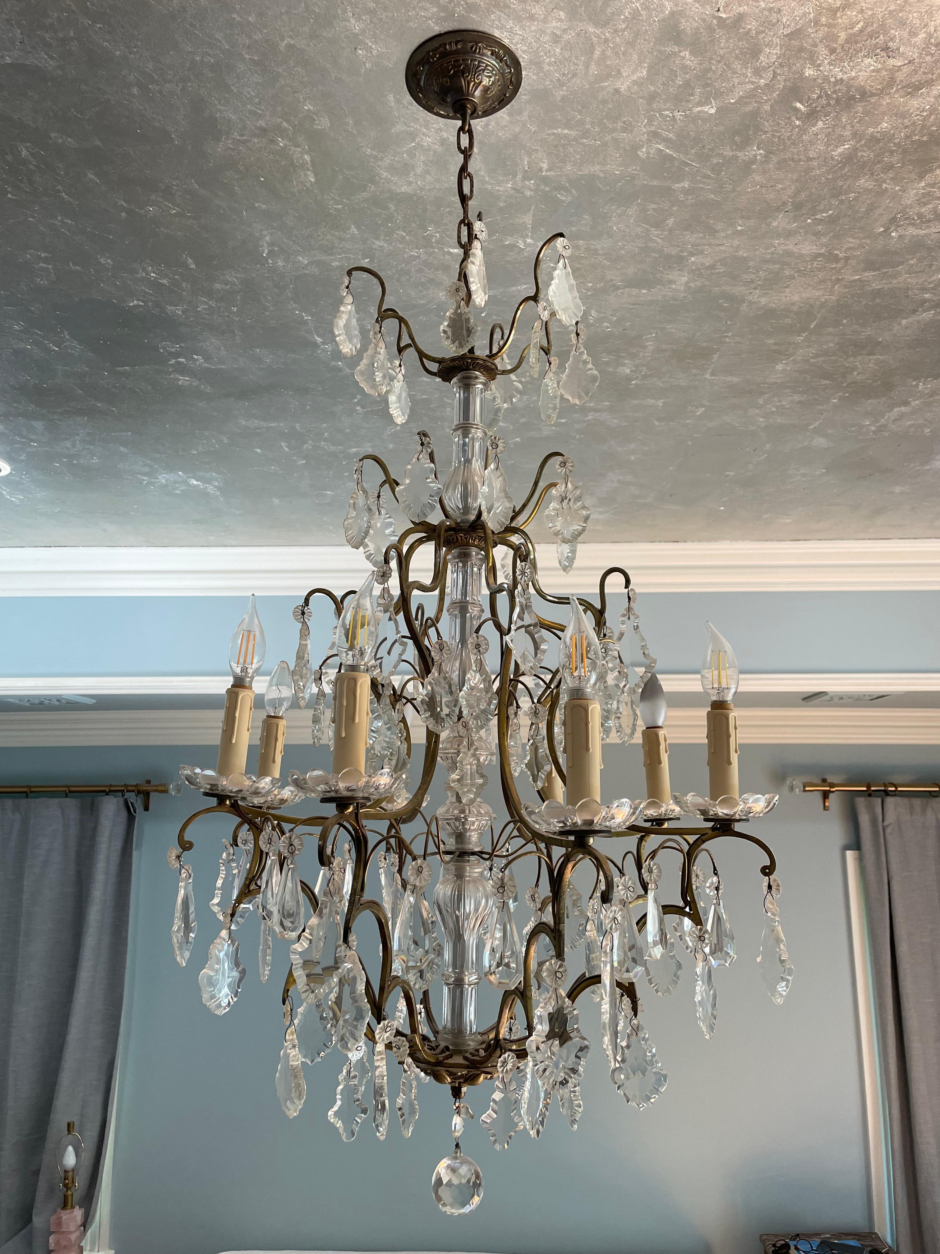 Antique 1920s French Louis XVI Gilt Bronze Crystal Chandelier For Sale 5