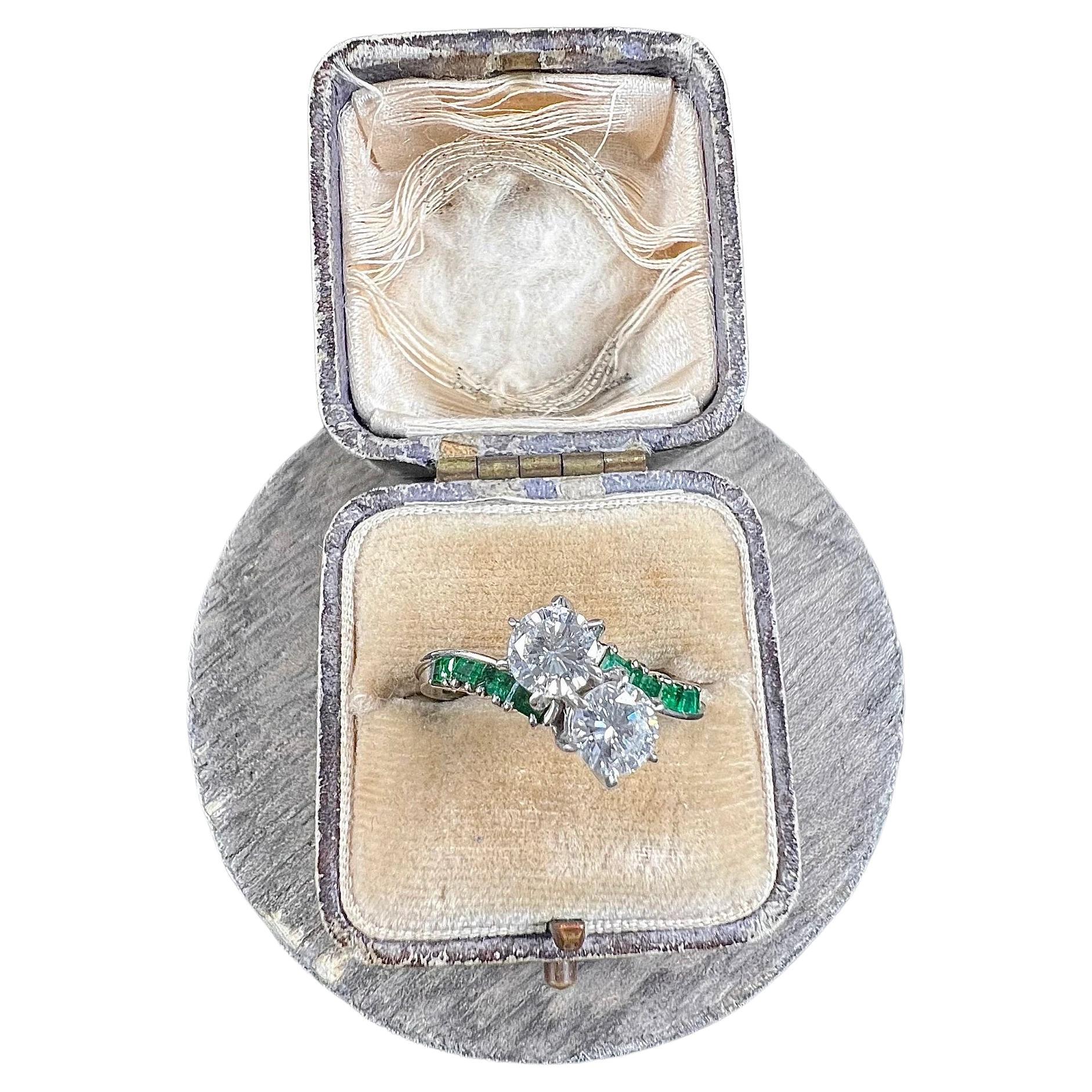 Antique 1920s French, Platinum Emerald & Diamond Moi et Toi Ring For Sale