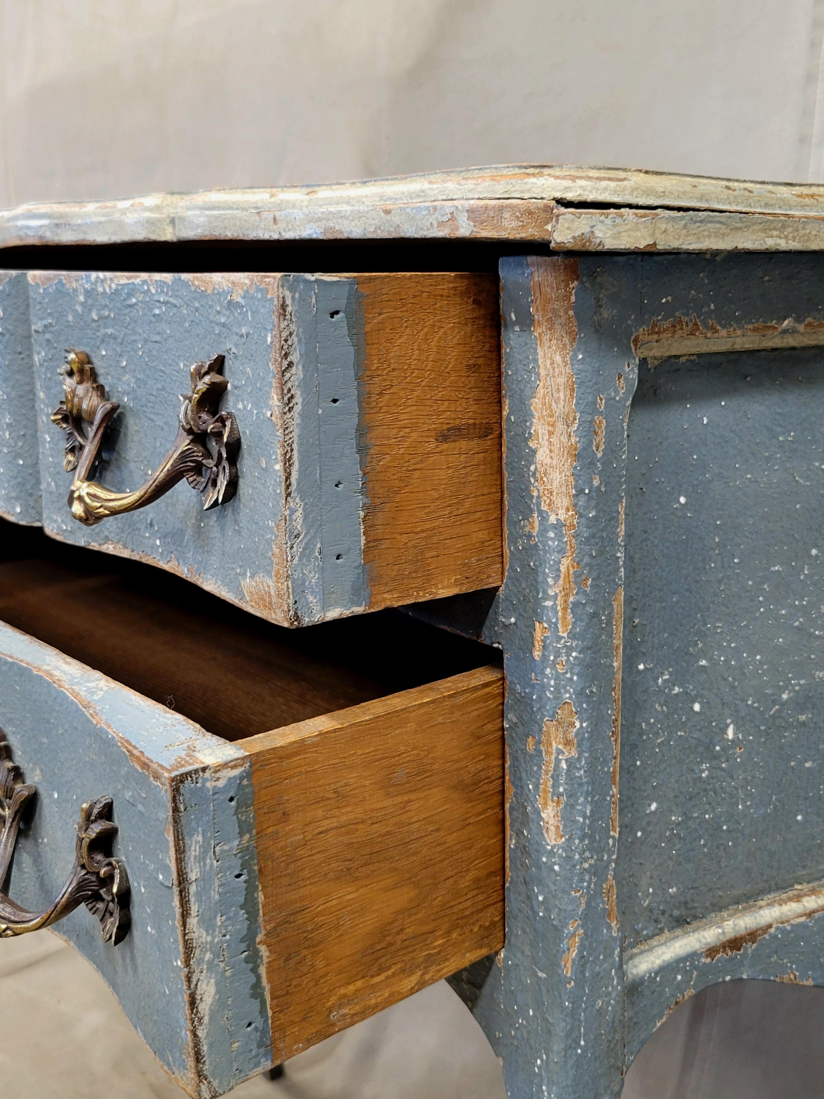 XX secolo Antique French 1920s Provincial Louis XV Style Painted Commode (Commodo dipinto in stile Luigi XV) in vendita