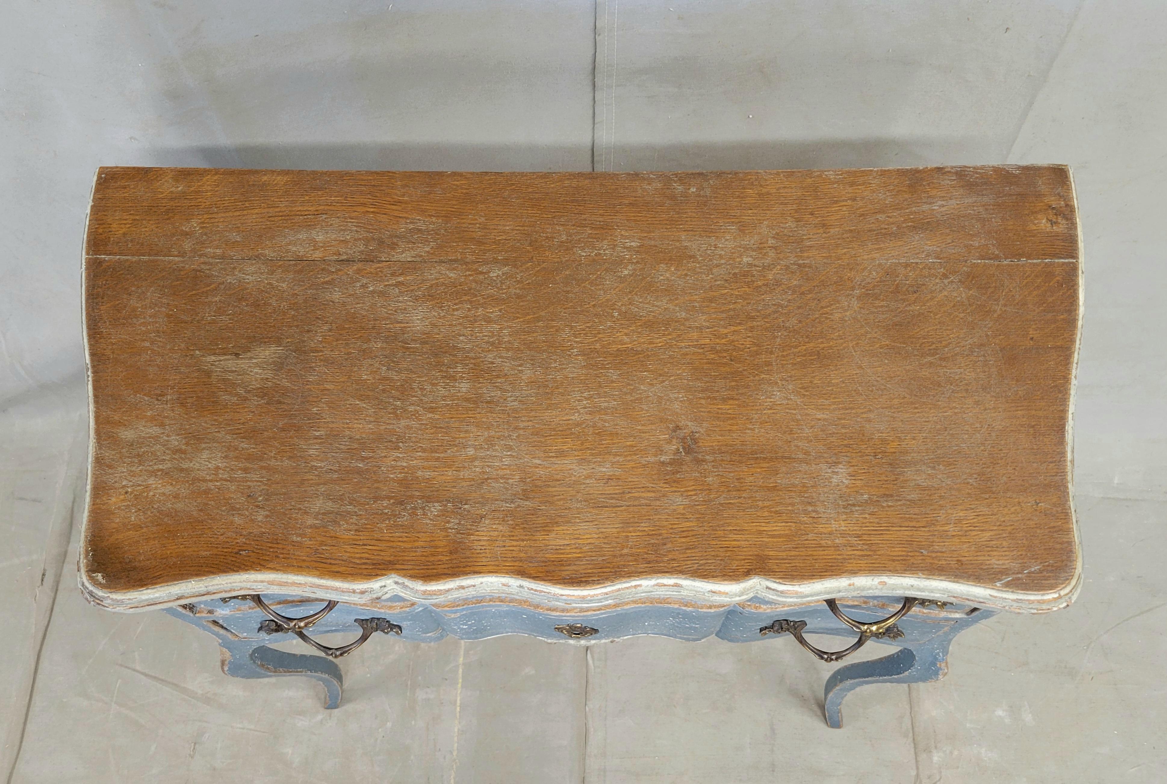 Antique French 1920s Provincial Louis XV Style Painted Commode (Commodo dipinto in stile Luigi XV) in vendita 1
