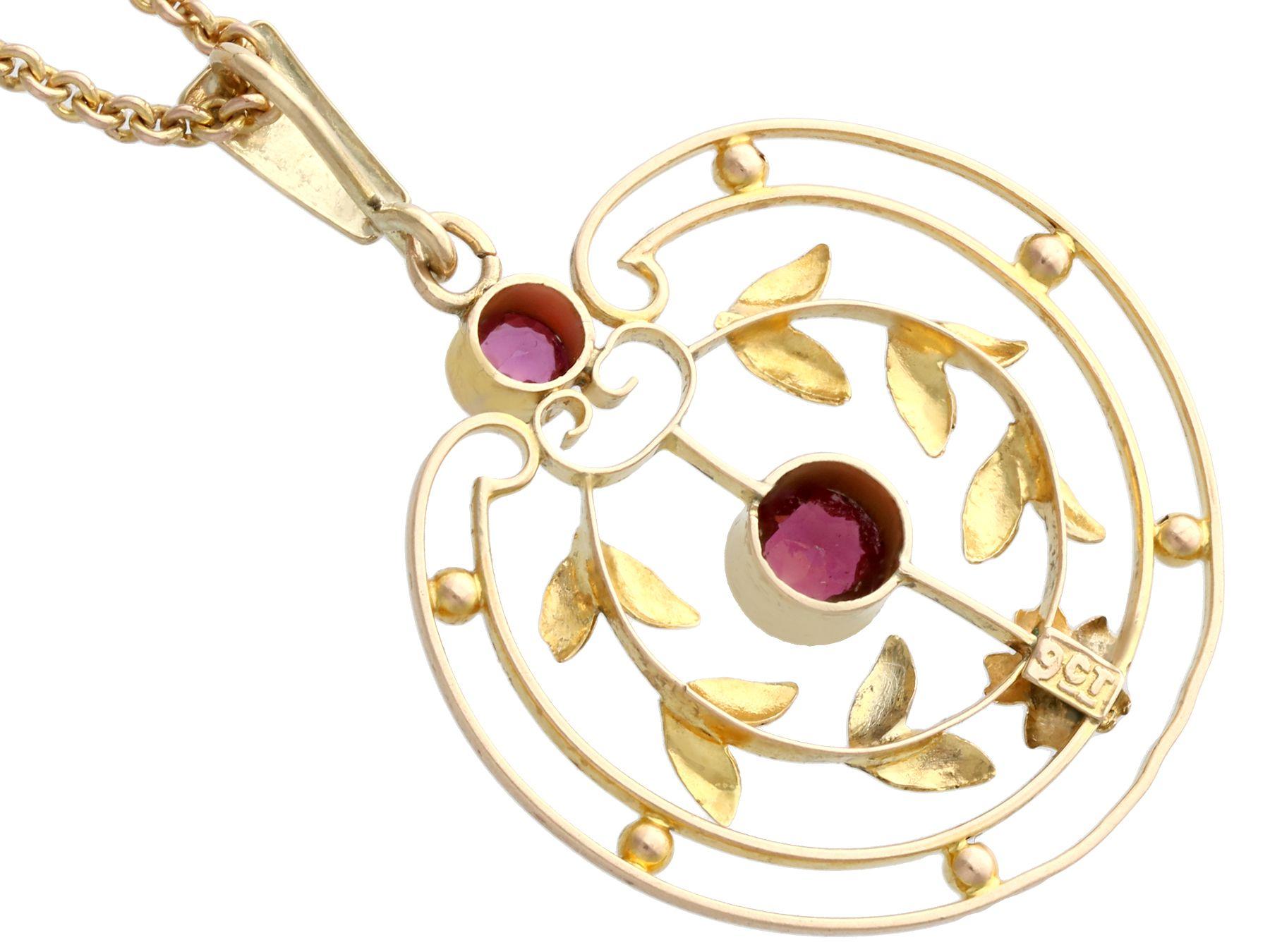 Women's or Men's Antique 1920s Garnet and Amethyst Yellow Gold Pendant For Sale