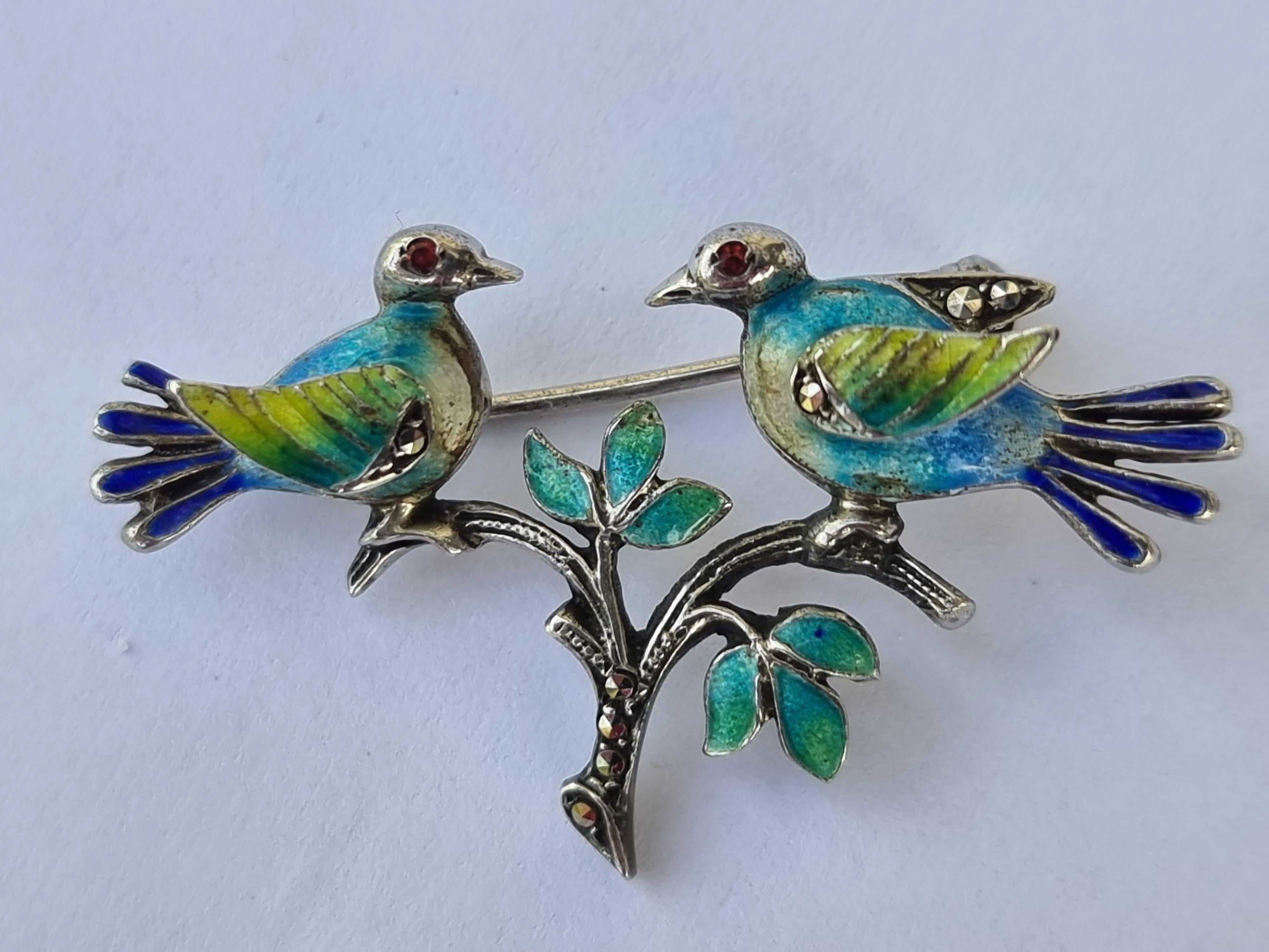 Art Deco Antique 1920s love birds silver and enamel marcasite set brooch For Sale