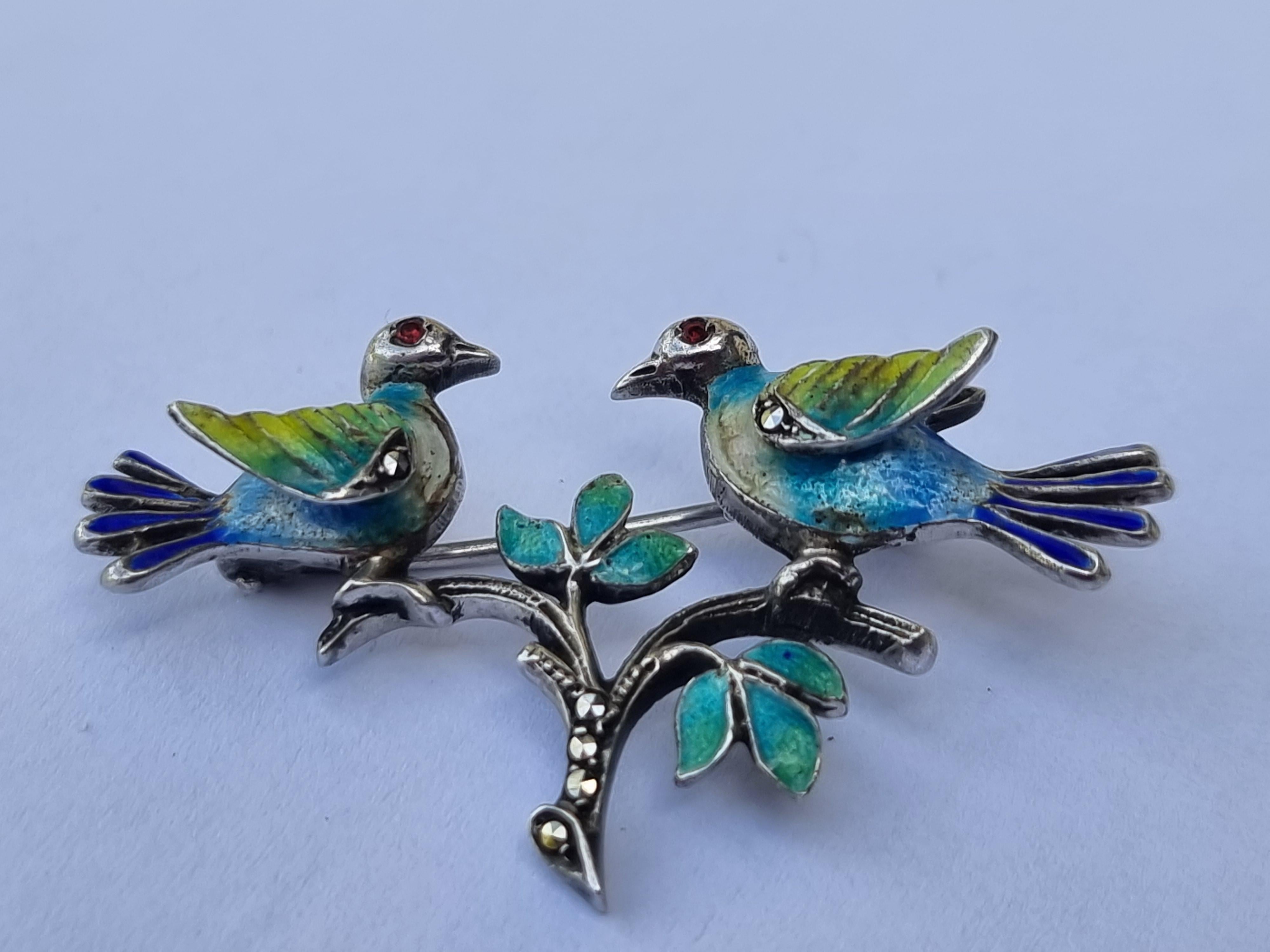 Unknown Antique 1920s love birds silver and enamel marcasite set brooch For Sale