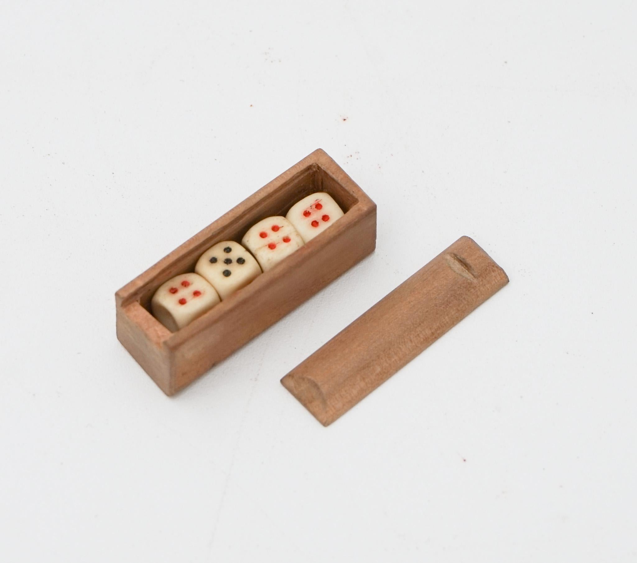 ANTIQUE 1920'S MAHJONG SET WITH ORIGINAL WOODEN BOX BONE & BAMBOO 144 TiLES en vente 5