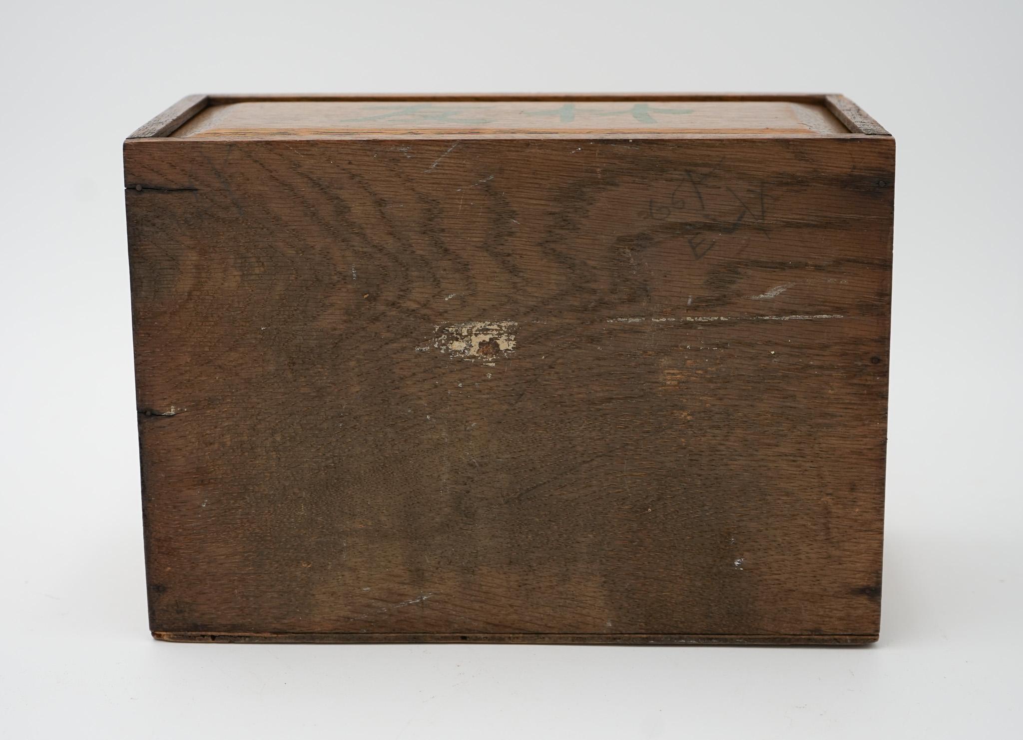 ANTIQUE 1920'S MAHJONG SET WITH ORIGINAL WOODEN BOX BONE & BAMBOO 144 TiLES en vente 11