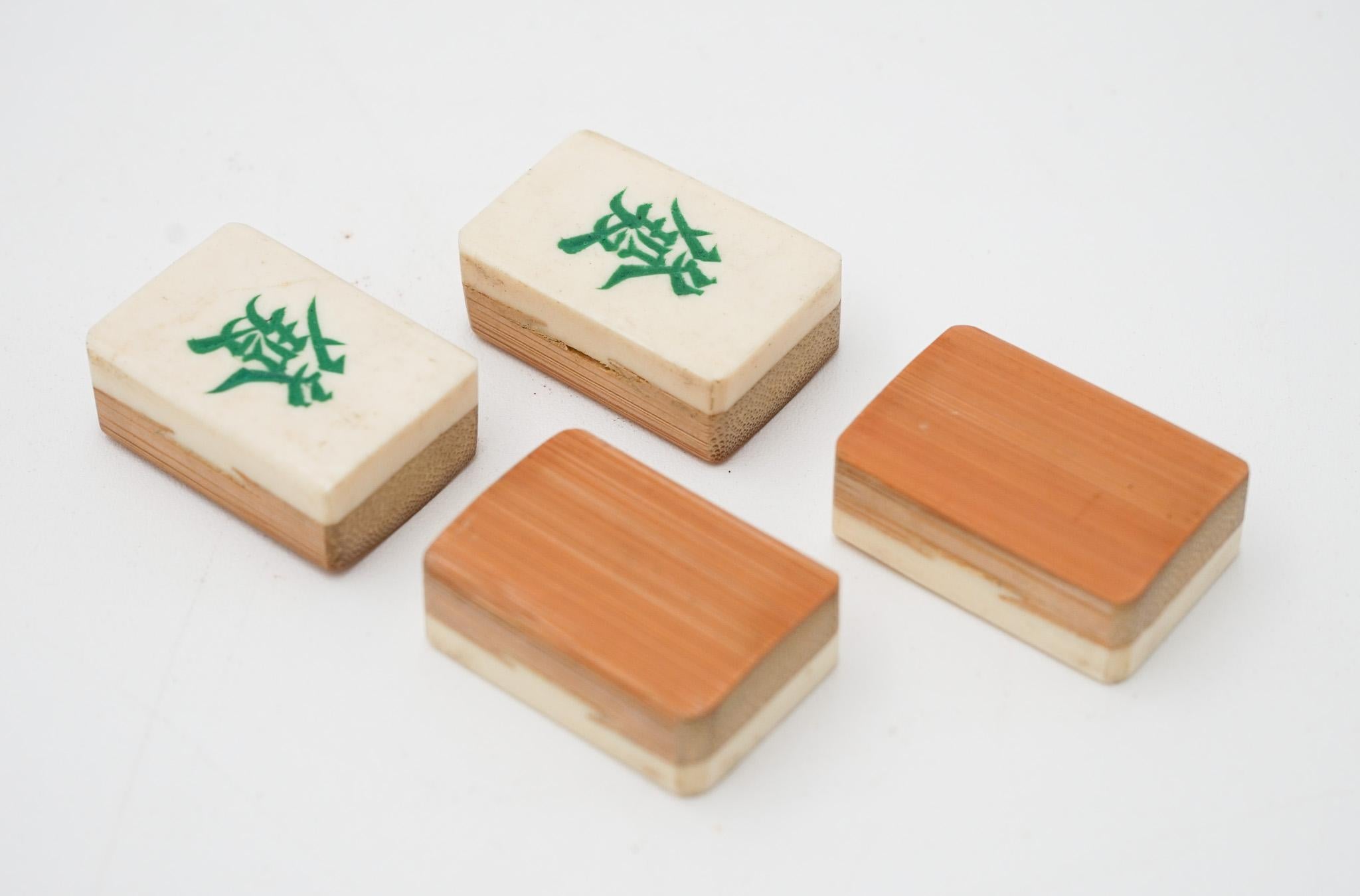 ANTIQUE 1920'S MAHJONG SET WITH ORIGINAL WOODEN BOX BONE & BAMBOO 144 TiLES en vente 12