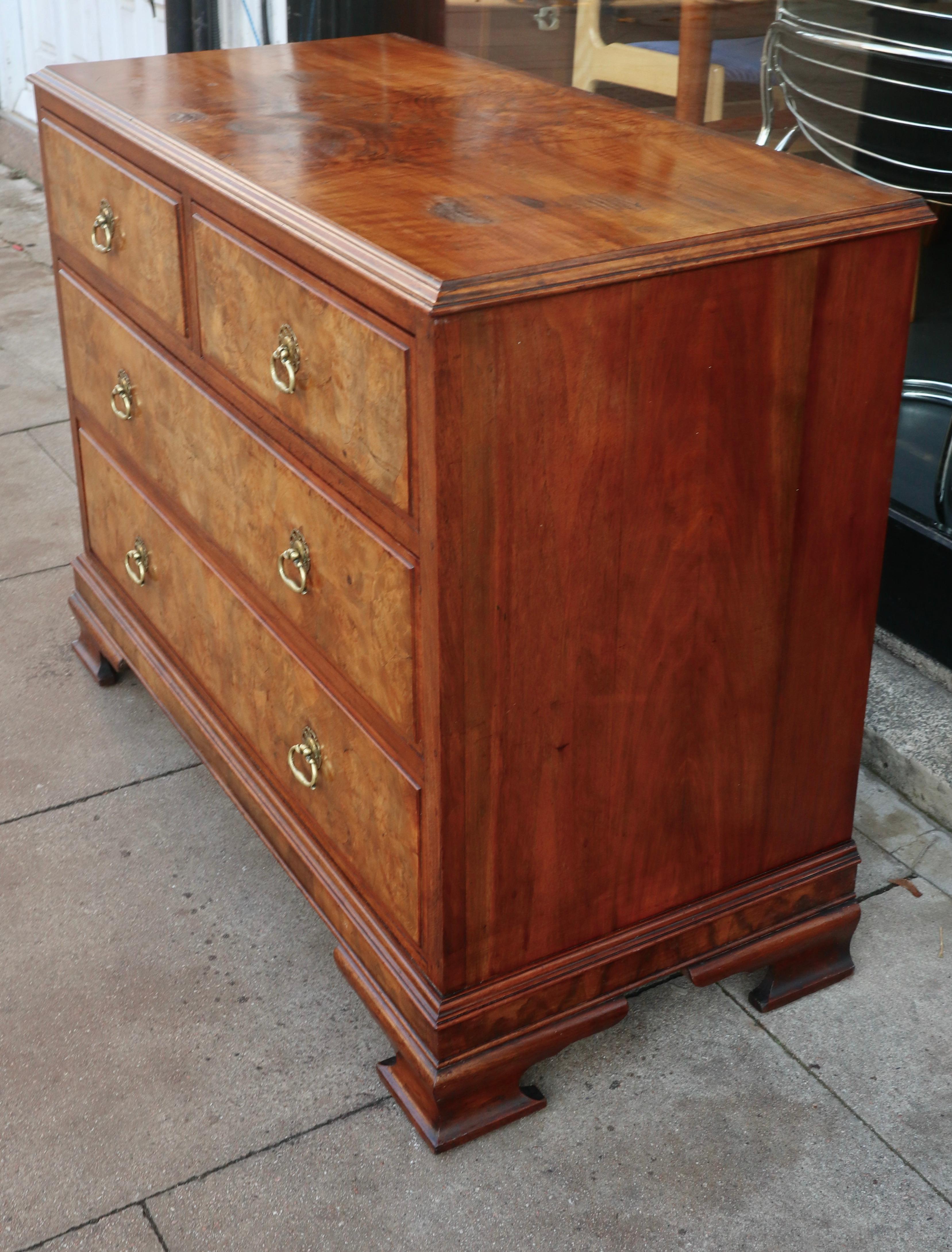 Antique 1920s Mahogany & burr Walnut Chest Of four Drawers For Sale 6