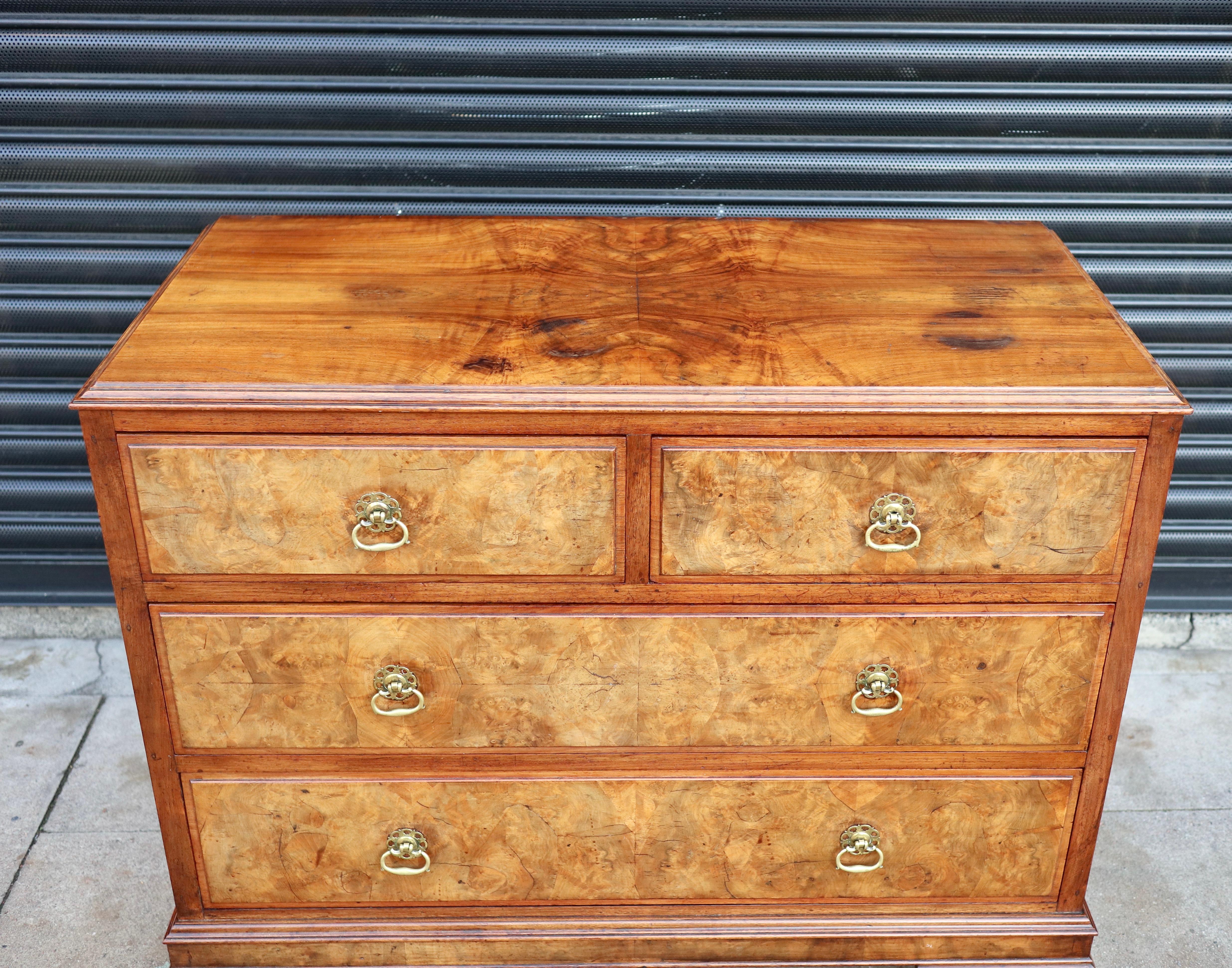 Antique 1920s Mahogany & burr Walnut Chest Of four Drawers For Sale 9