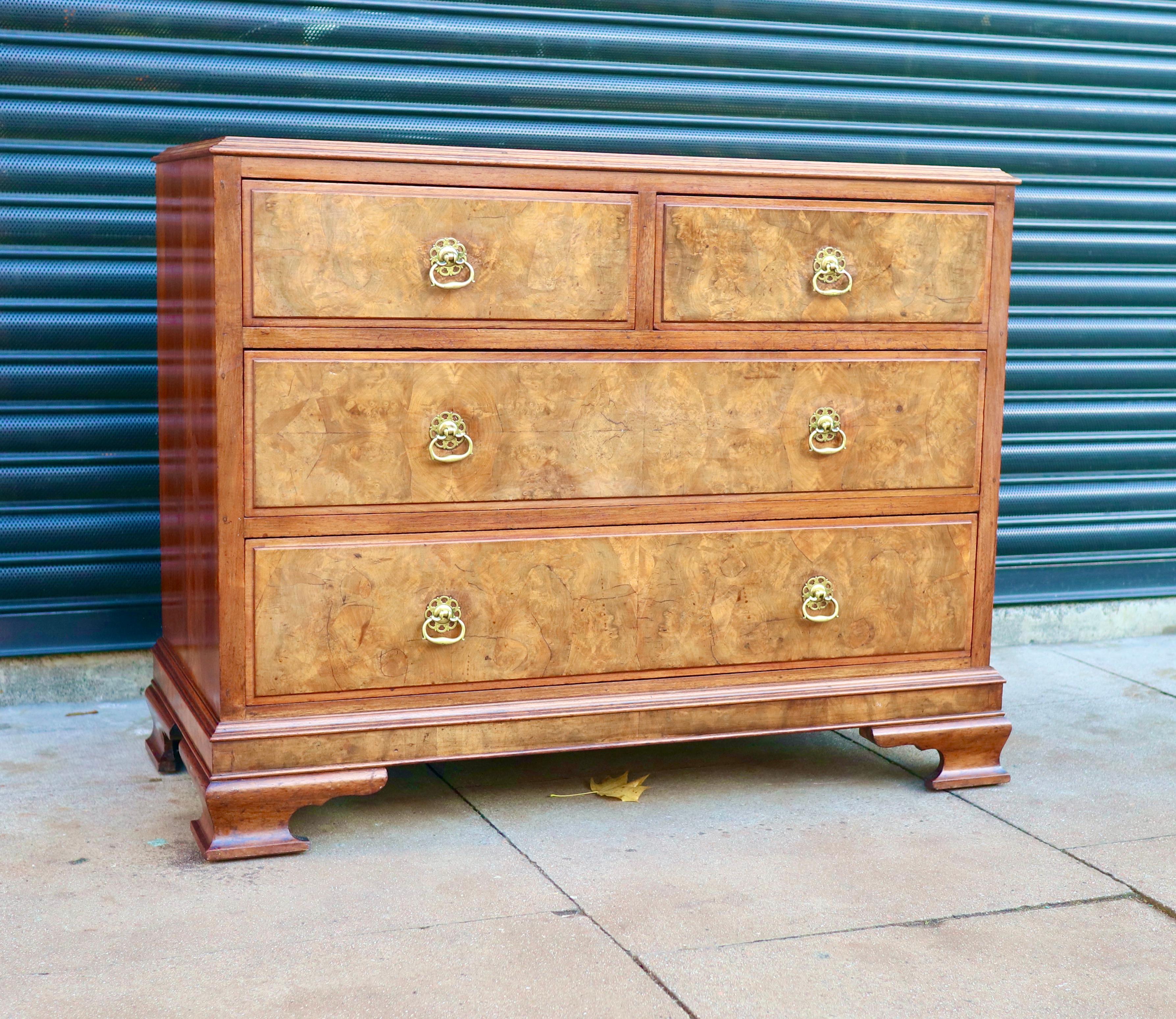 Antique 1920s Mahogany & burr Walnut Chest Of four Drawers For Sale 2