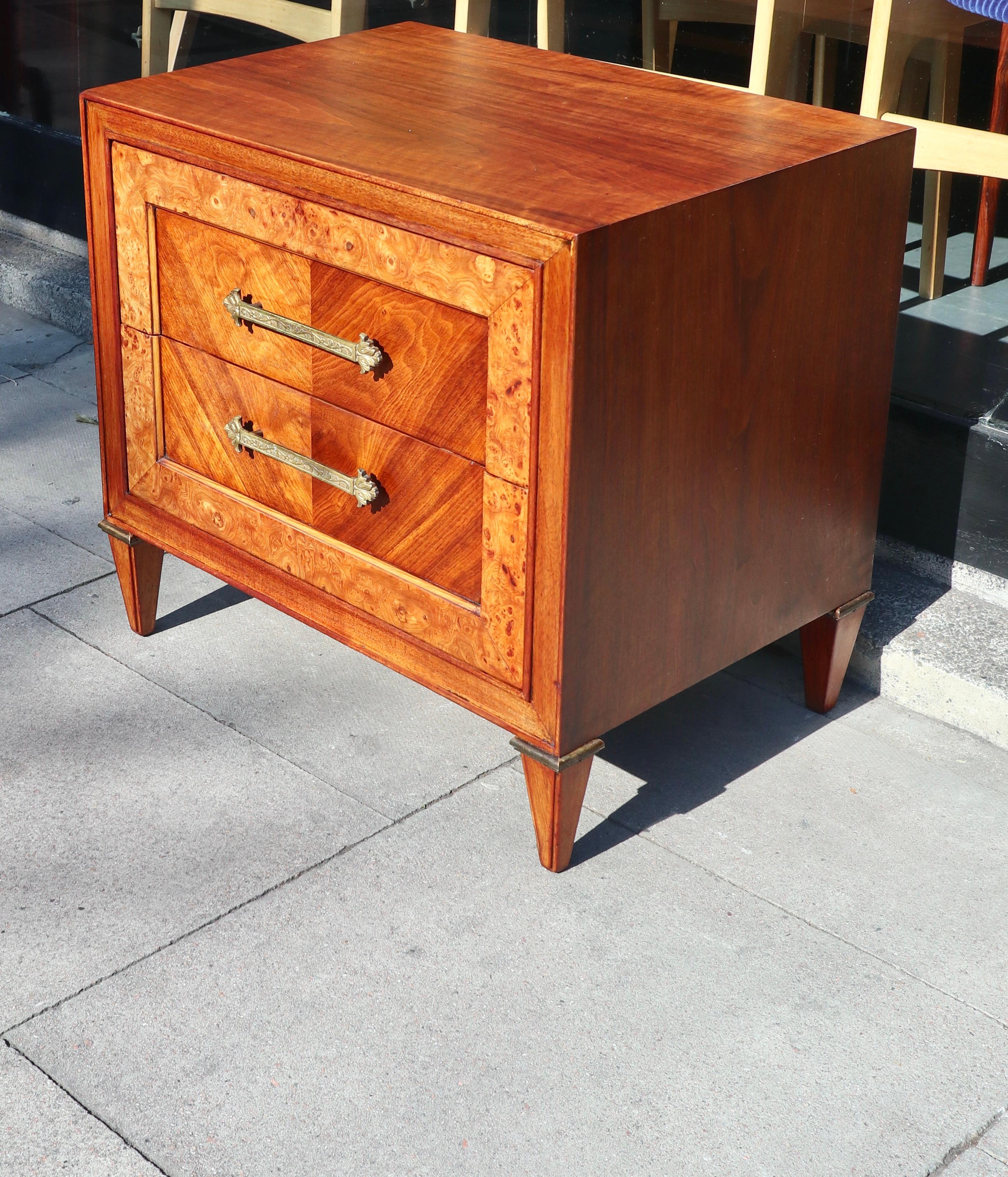 Antique 1920s Mahogany & burr Walnut nightstand/Chest Of two Drawers For Sale 10