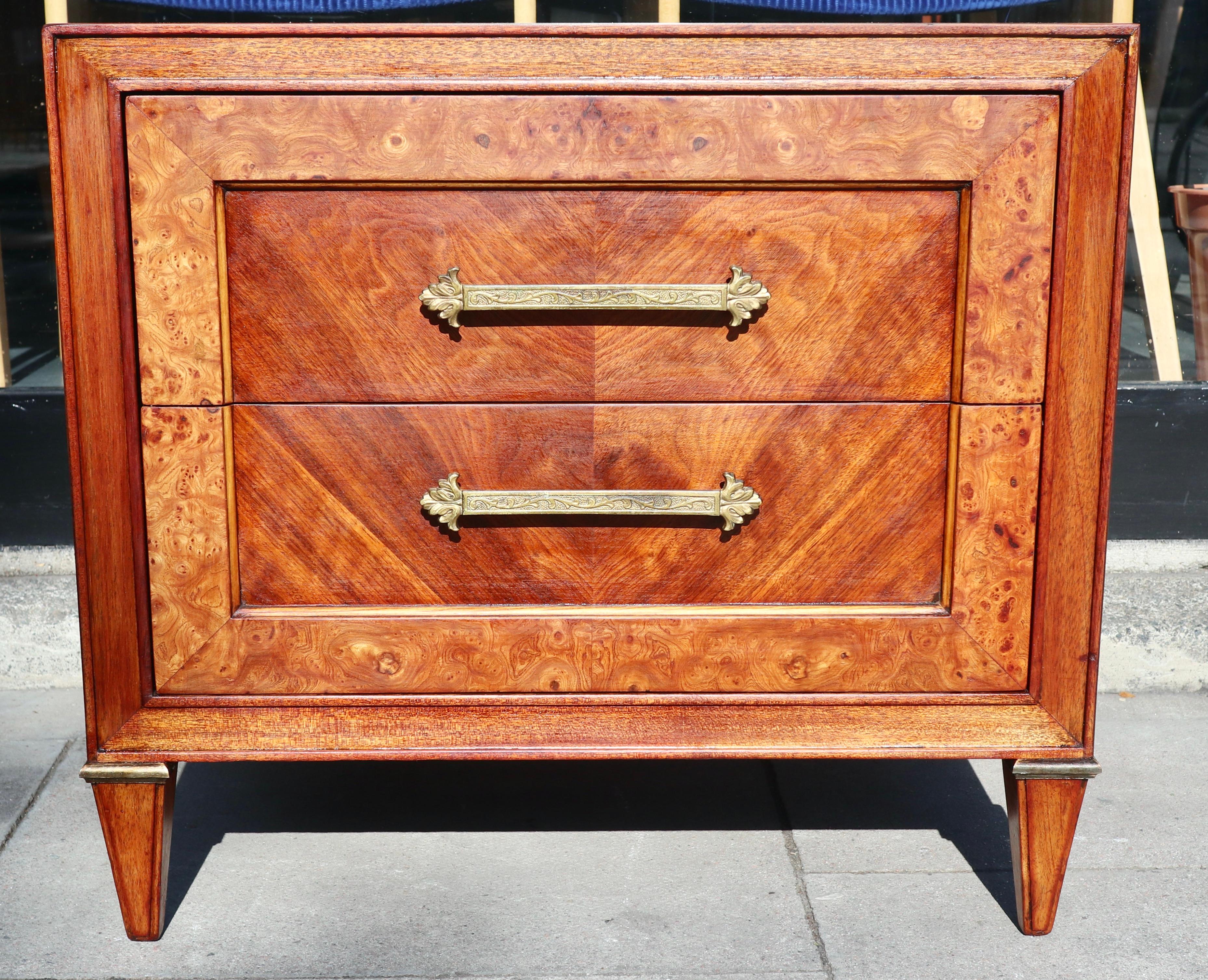 Antique 1920s Mahogany & burr Walnut nightstand/Chest Of two Drawers In Good Condition For Sale In London, GB