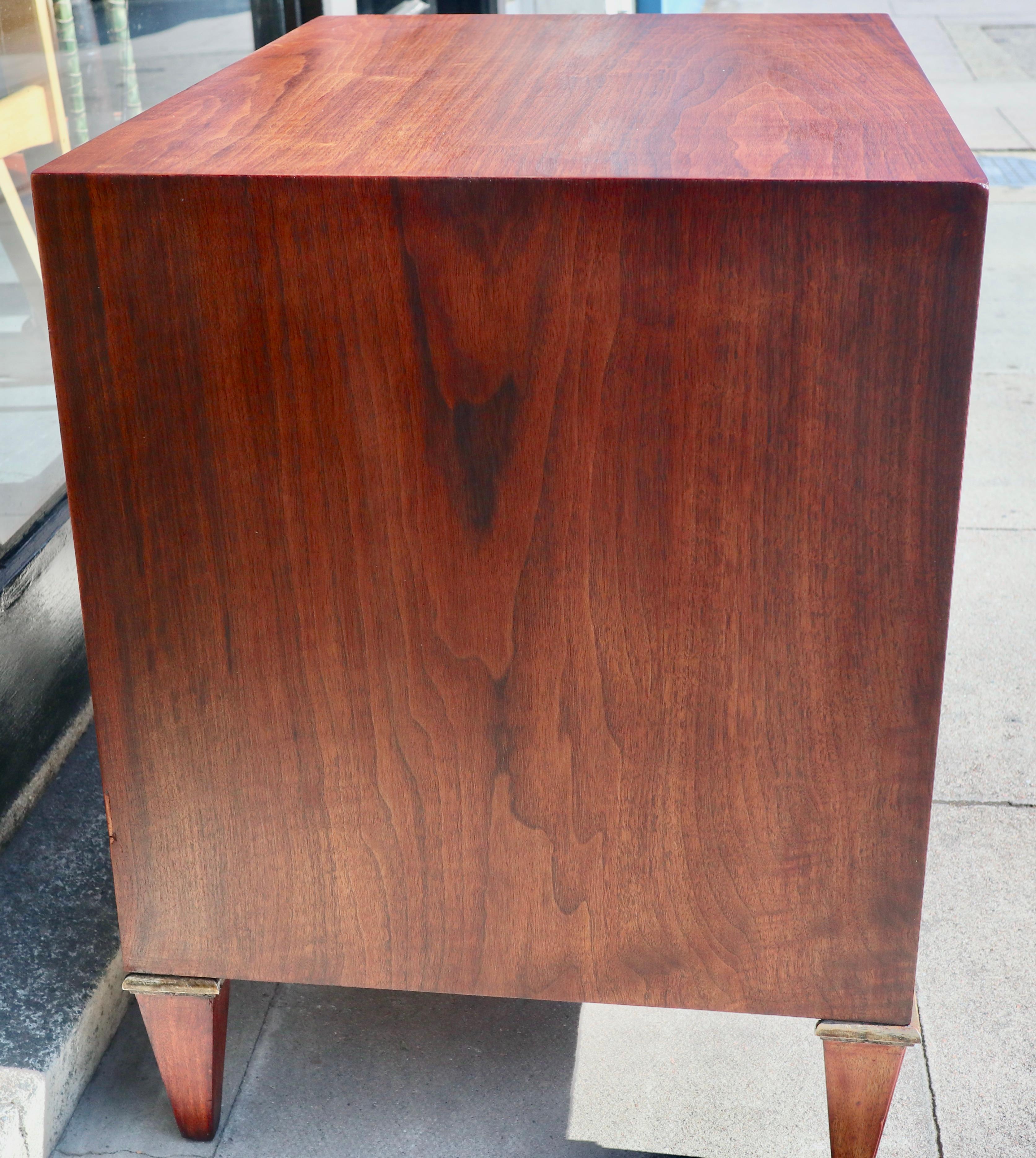 Antique 1920s Mahogany & burr Walnut nightstand/Chest Of two Drawers For Sale 2