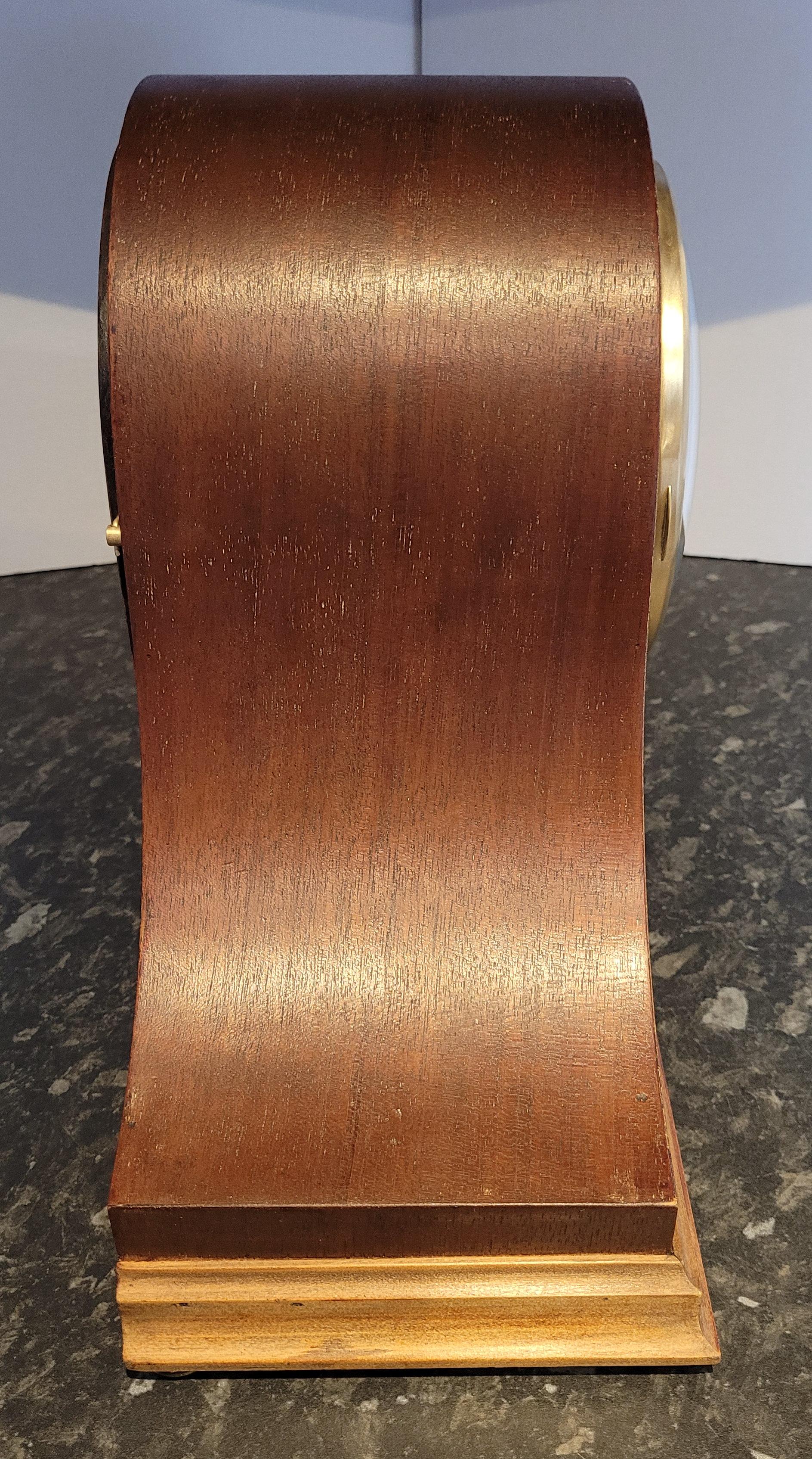 Antiquité 1920 acajou avec nacre Westminster Clocks à carillon (Service) en vente 4