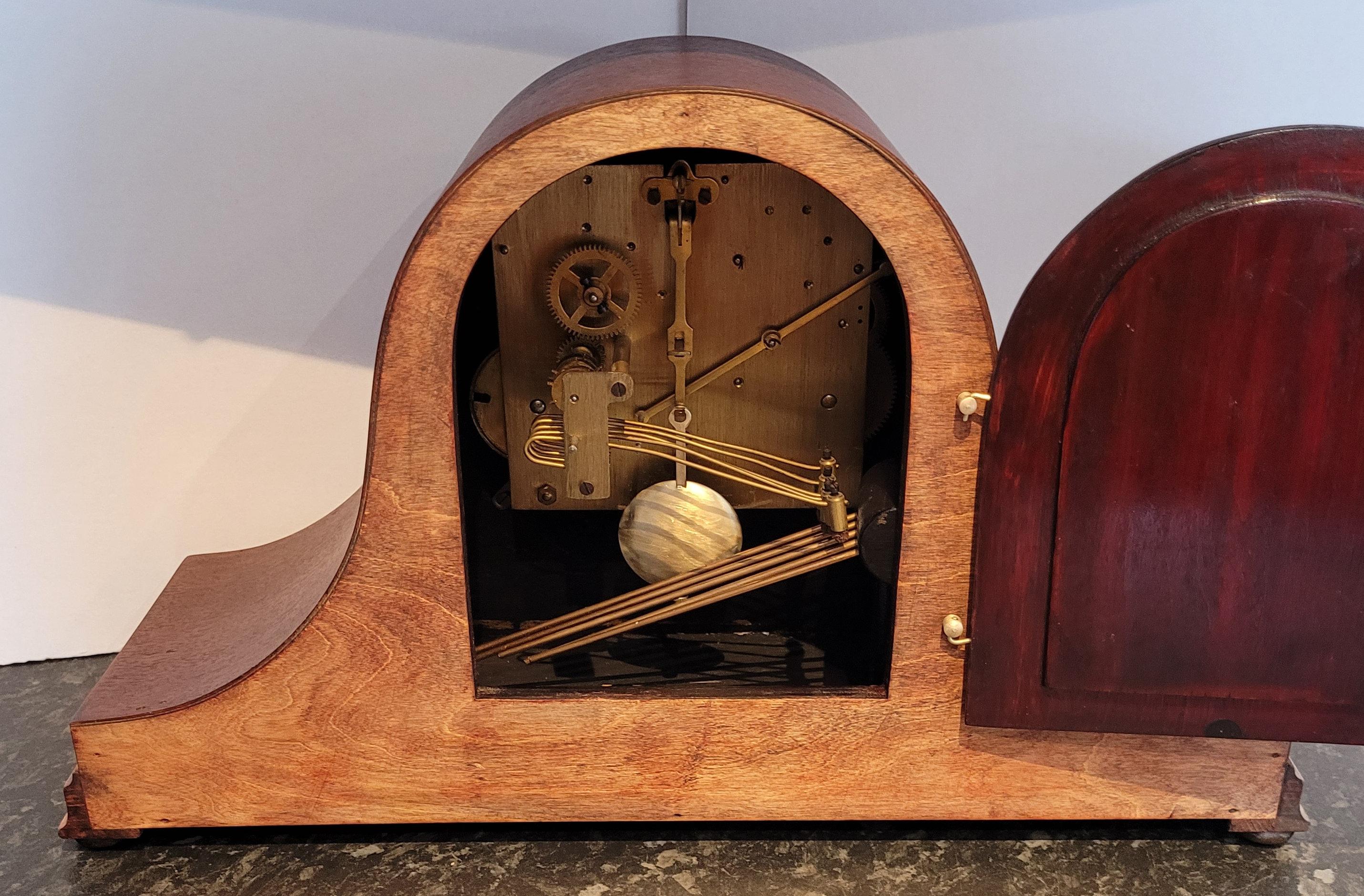 Antiquité 1920 acajou avec nacre Westminster Clocks à carillon (Service) en vente 7