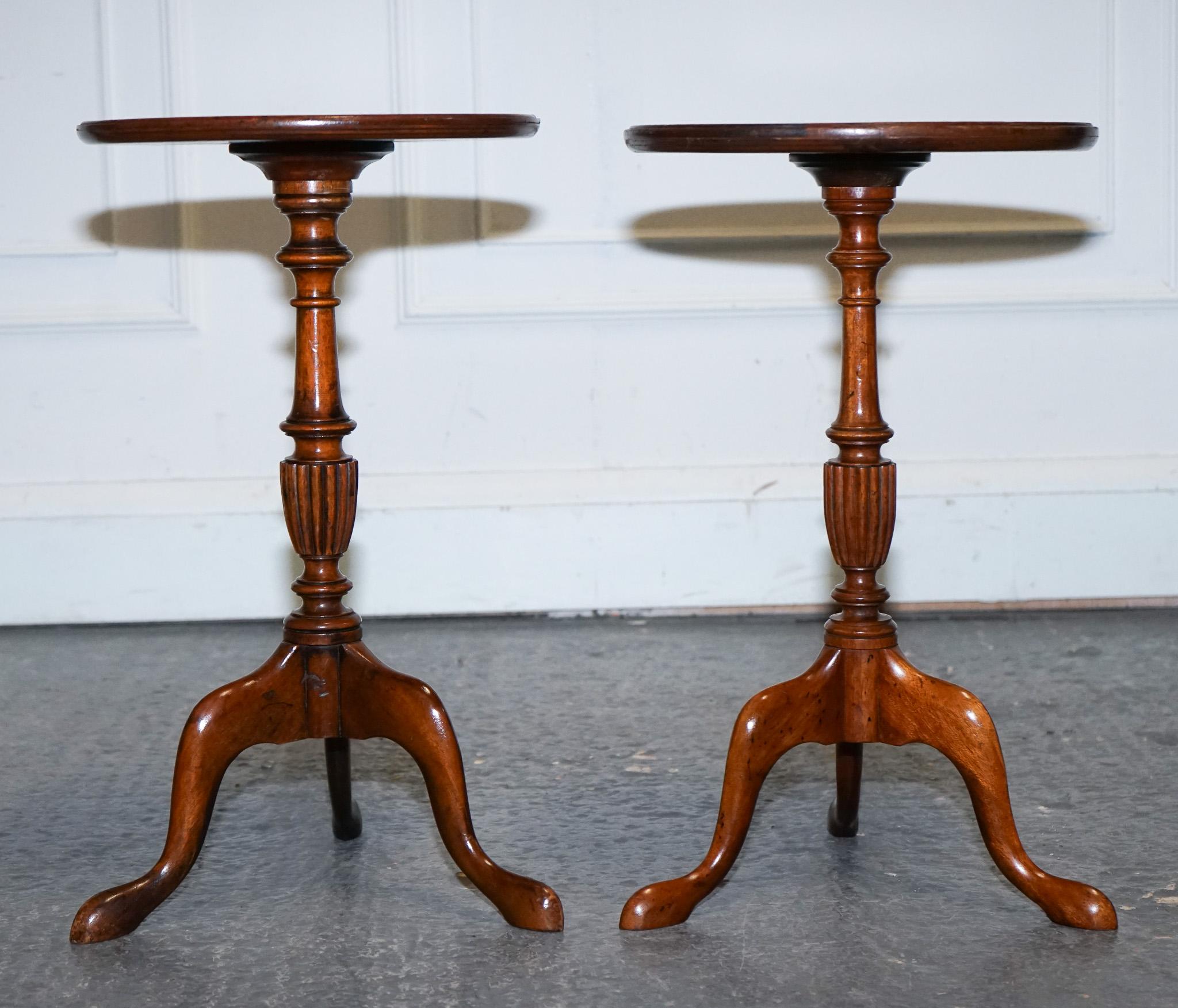 ANTIQUE 1920's MATCHED BROWN LEATHER TOP PAIR OF WINE END SIDE TABLE TRiPOD BASE For Sale 3