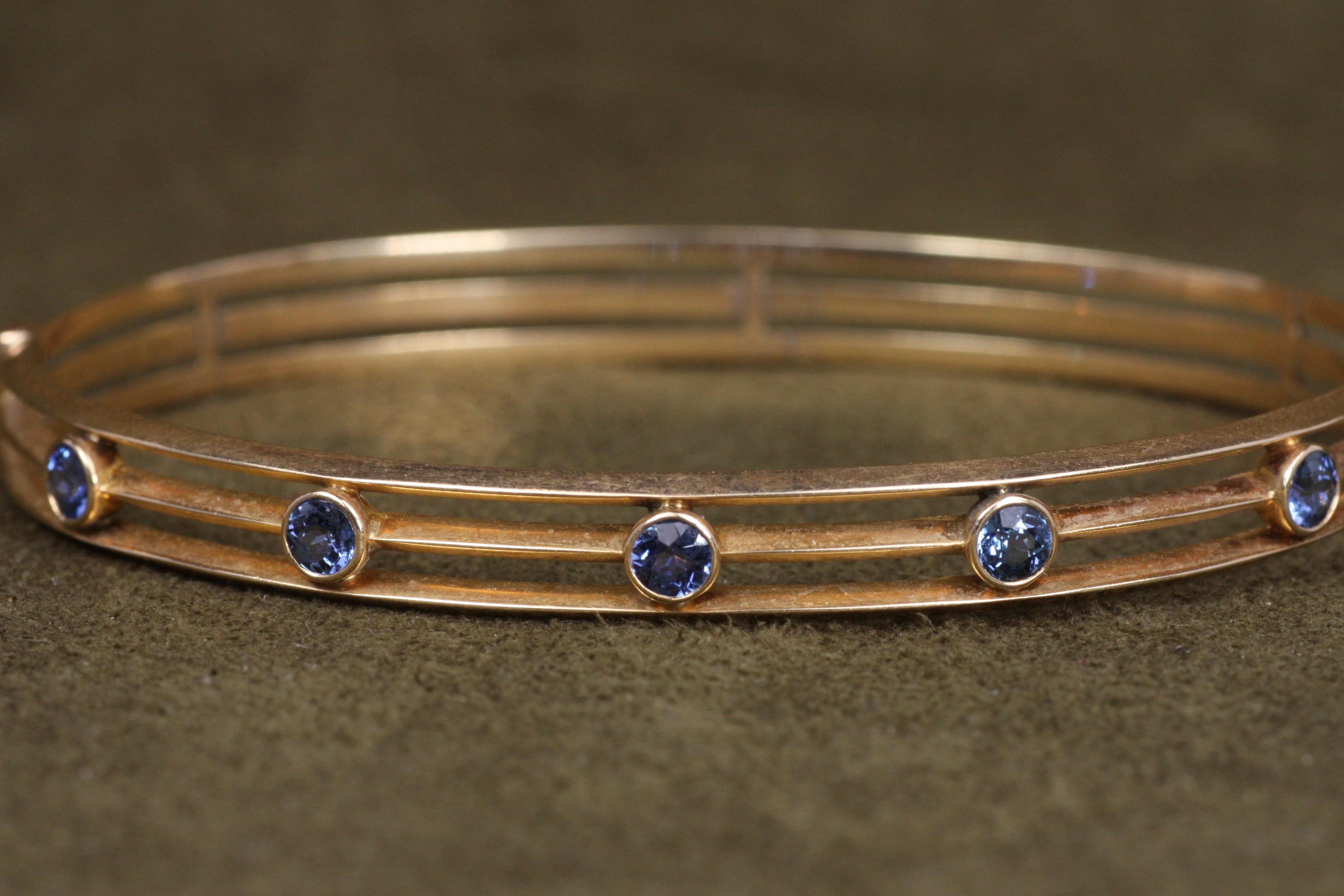 Antico bracciale in oro rosa ovale con cerniera con zaffiro del Montana del 1910 In condizioni buone in vendita a Santa Monica, CA