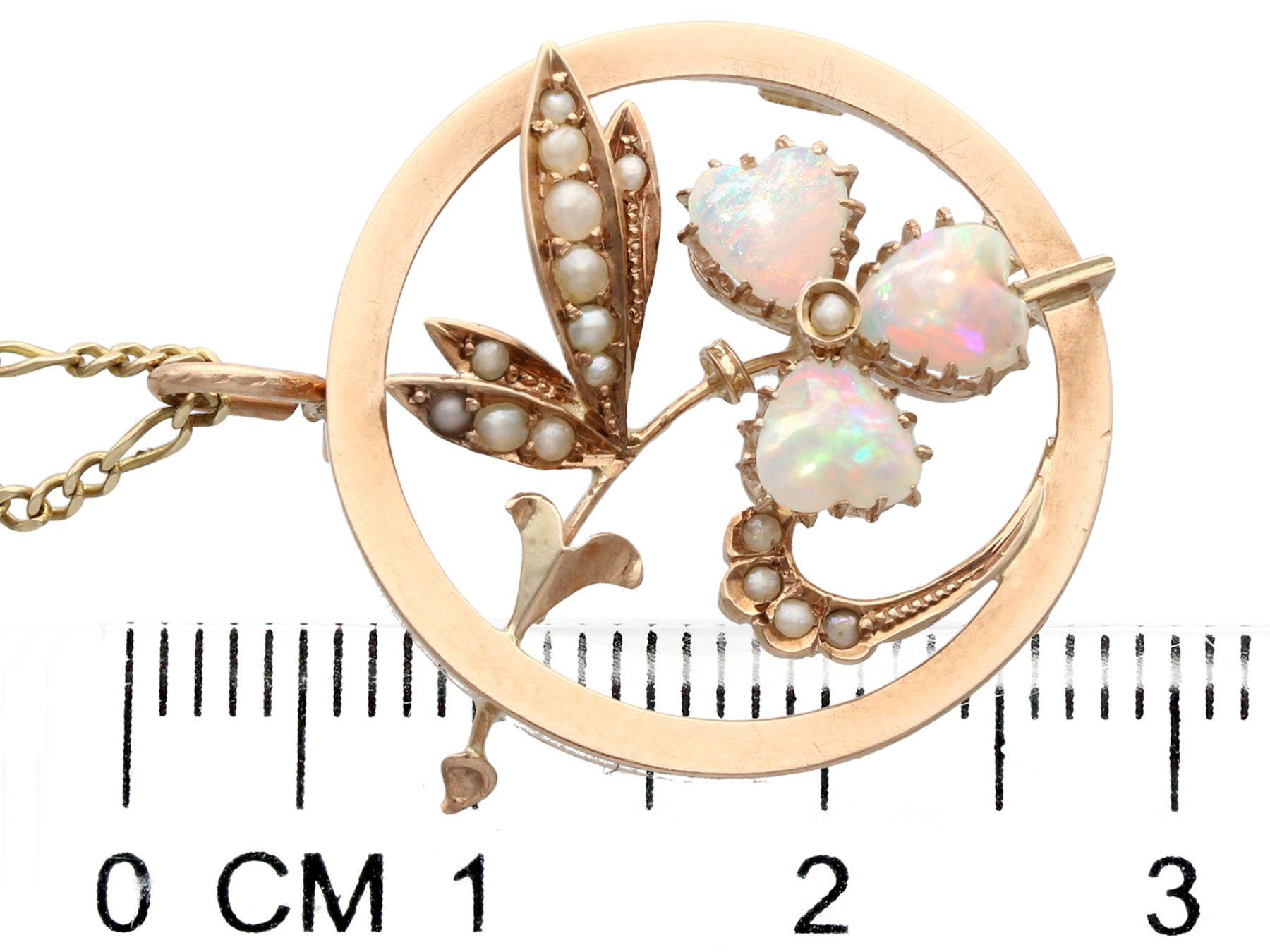 Antique 1920s Opal and Seed Pearl Yellow Gold Pendant For Sale 1