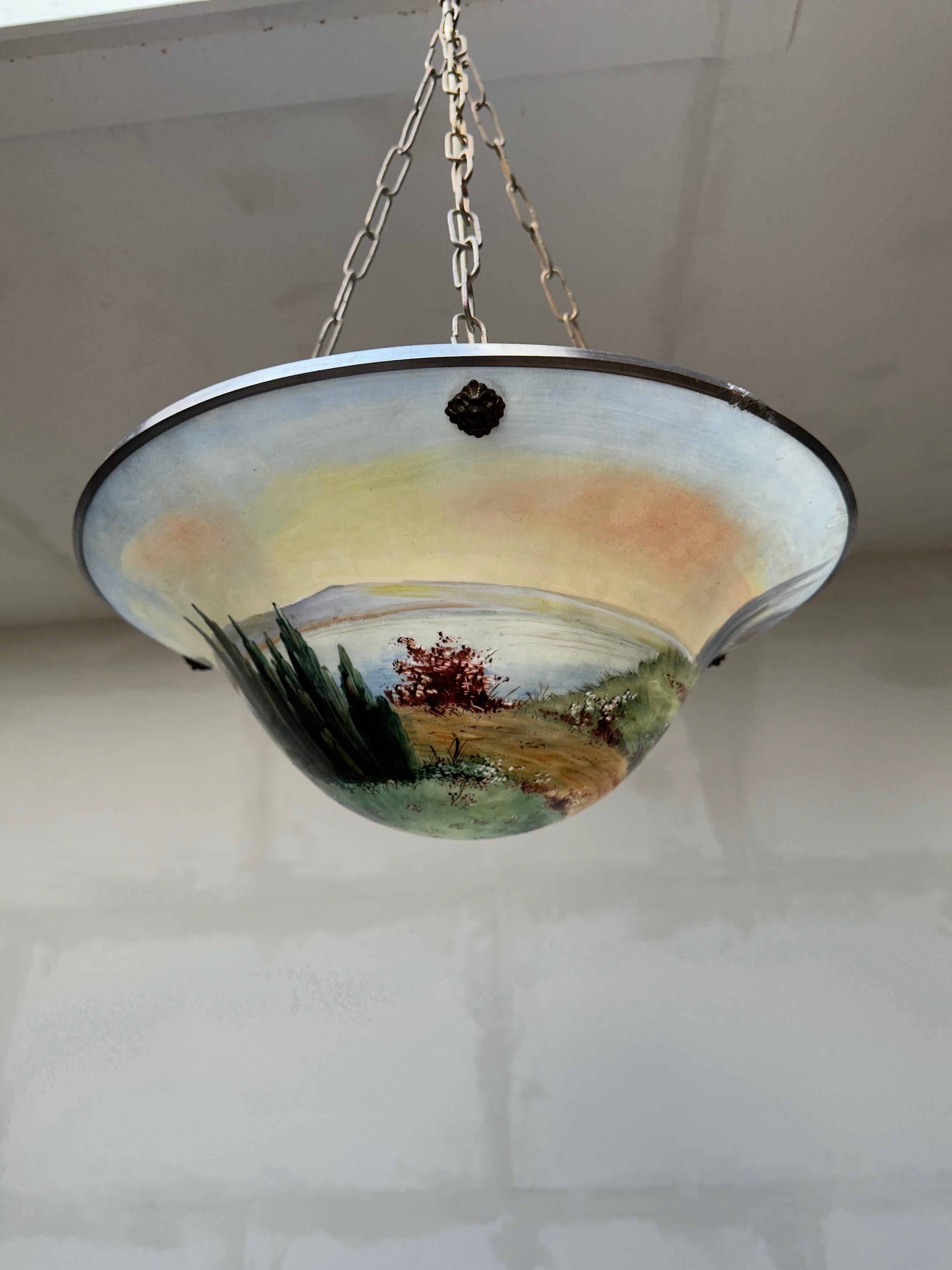Ancienne lampe à suspension en verre opalin des années 1920 avec abat-jour paysage peint à la main en vente 11