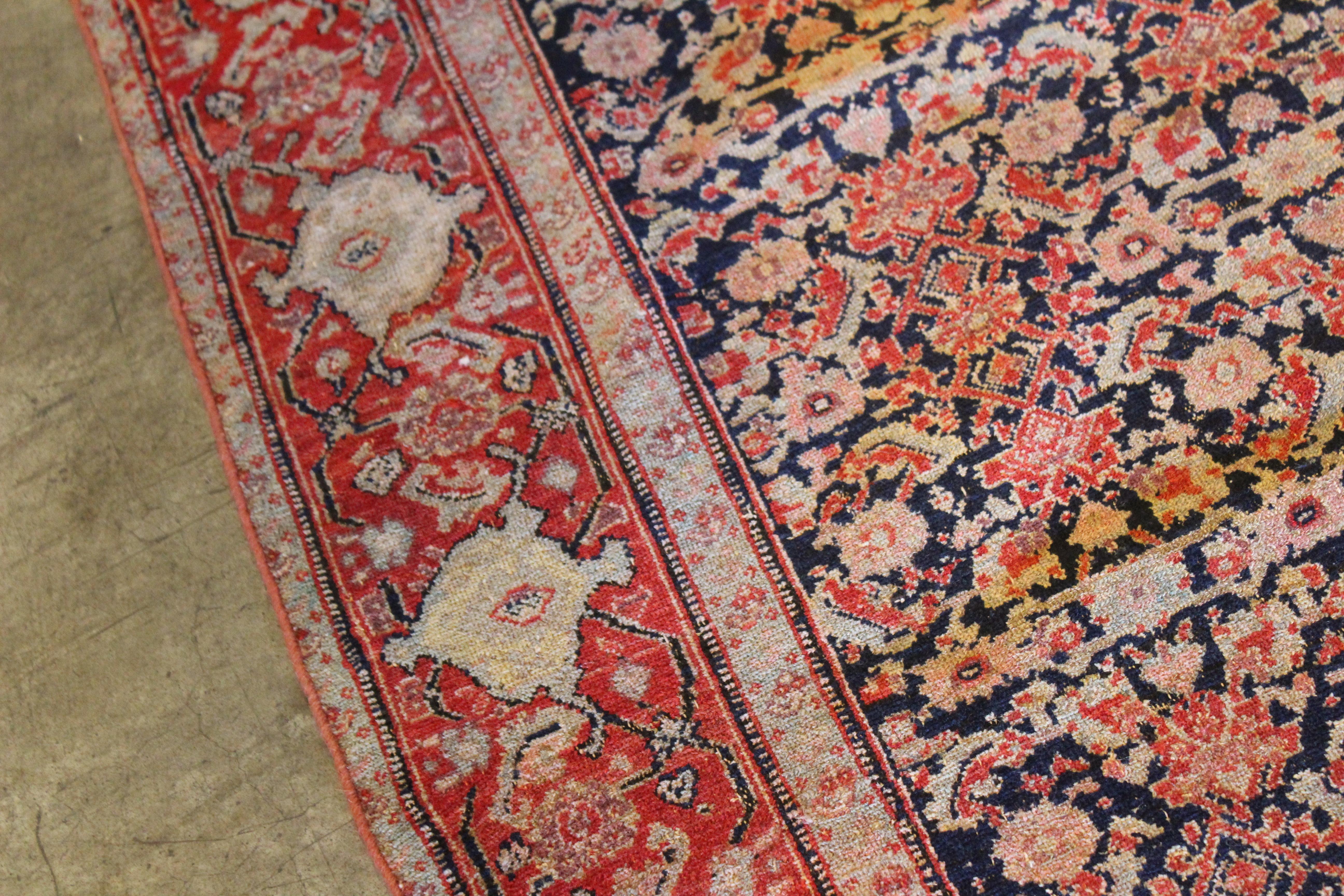 Antiker persischer Senneh-Teppich aus den 1920er Jahren im Angebot 8