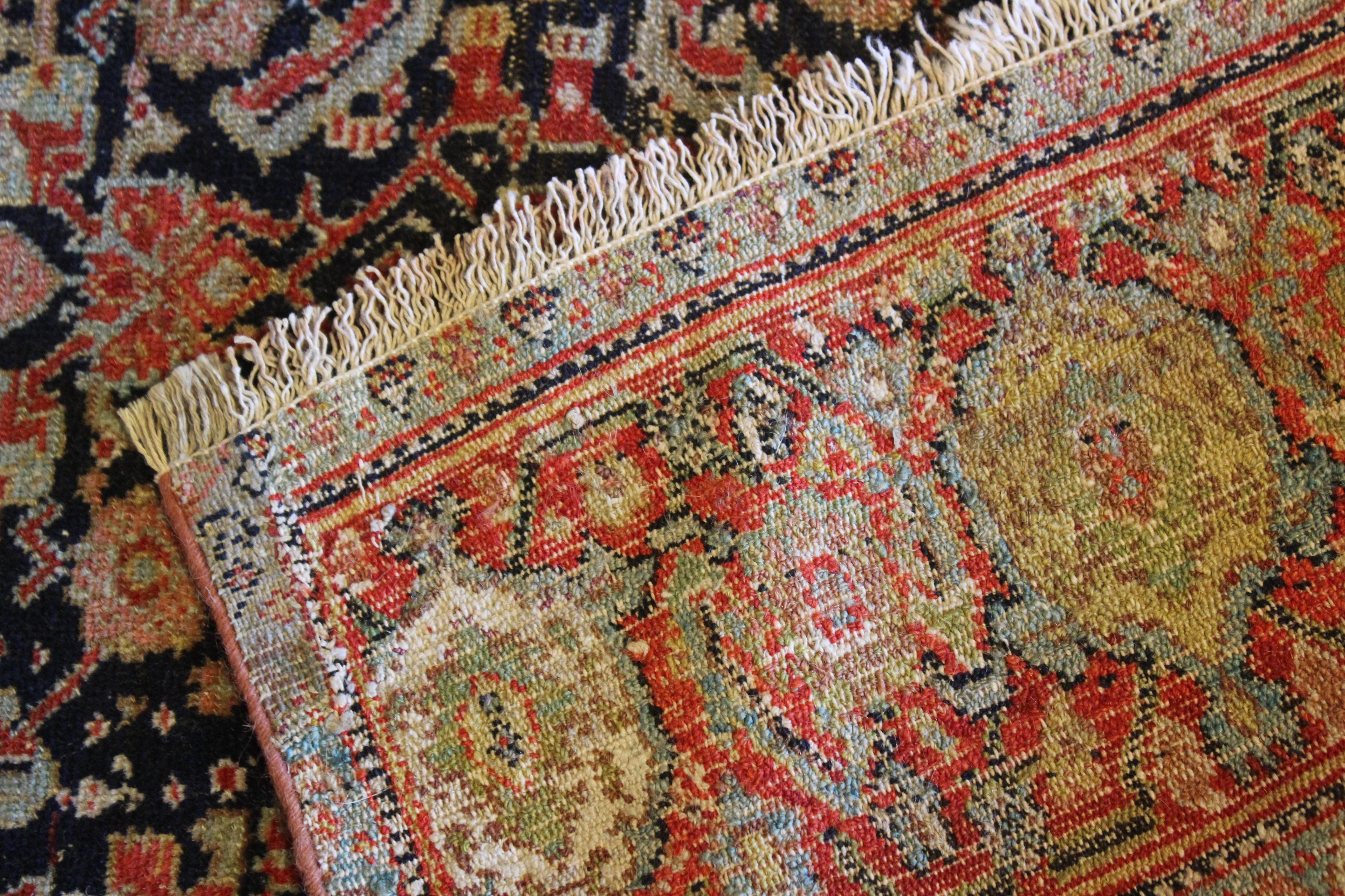 Antiker persischer Senneh-Teppich aus den 1920er Jahren im Angebot 11