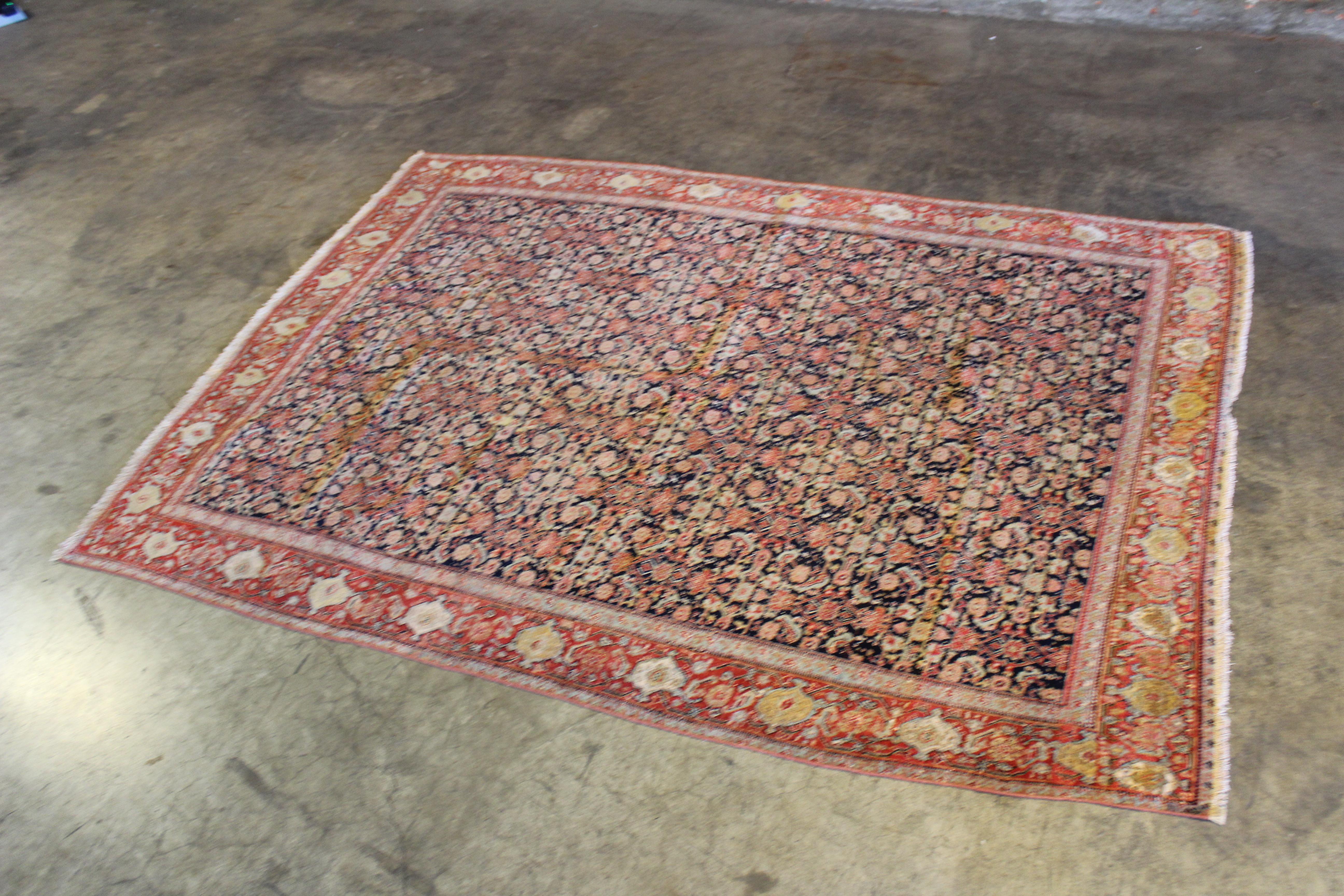 Antique 1920s Persian Senneh Rug In Good Condition For Sale In Los Angeles, CA