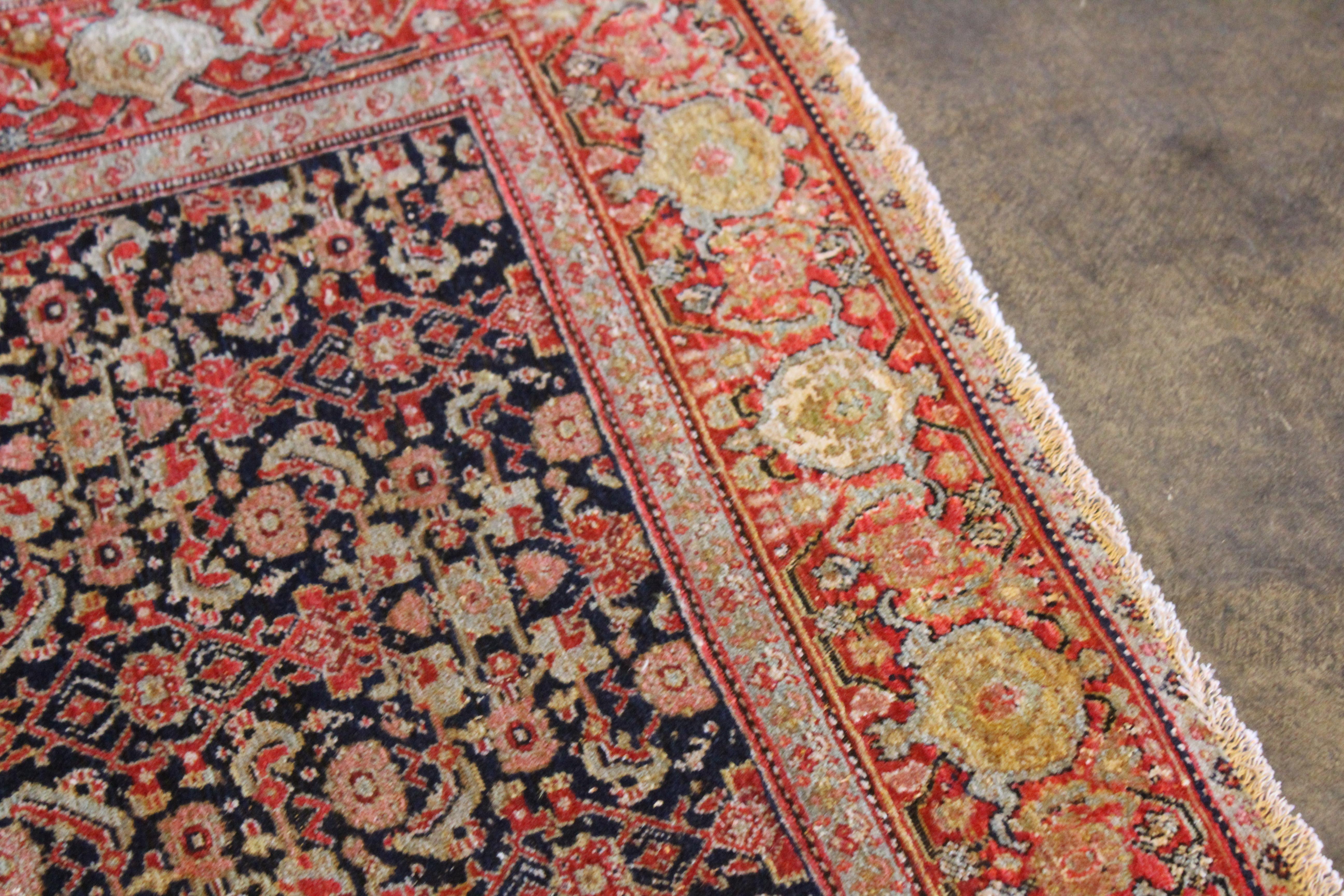 Antiker persischer Senneh-Teppich aus den 1920er Jahren im Angebot 1