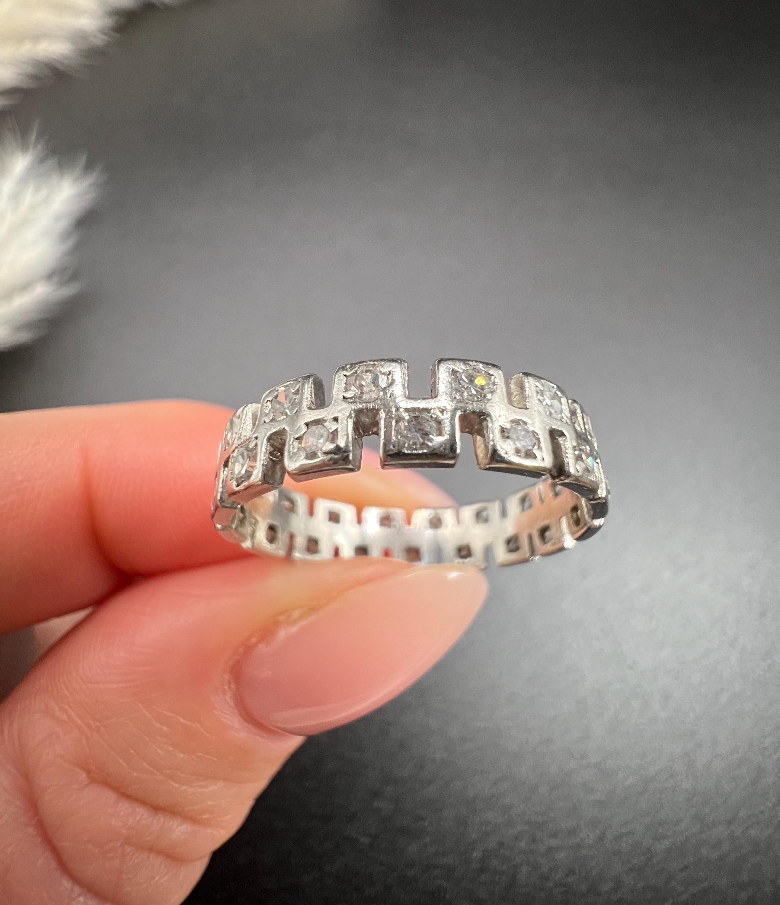 Antique 1920s Platinum Fancy Cut-Out Diamond Eternity Ring, Wedding Band Ring For Sale 3
