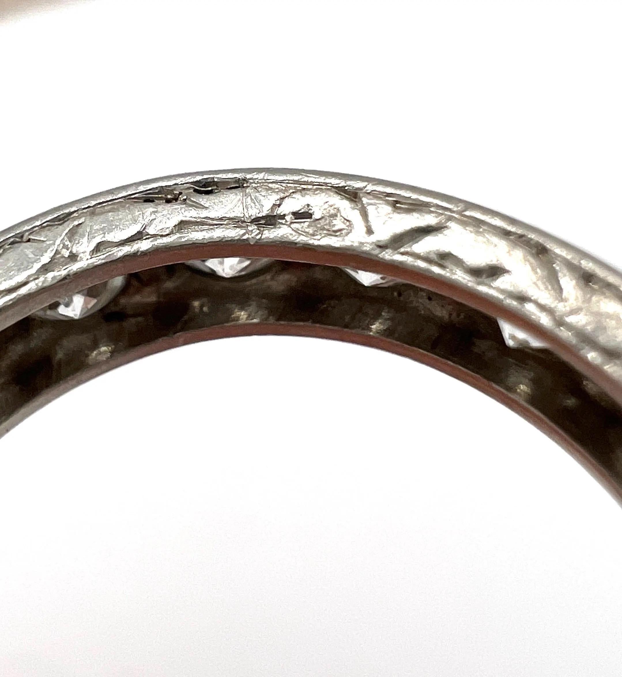 Antike 1920er Jahre Platin Französisch gestempelt, 1,40 Karat Diamant Full Eternity Ring im Angebot 5