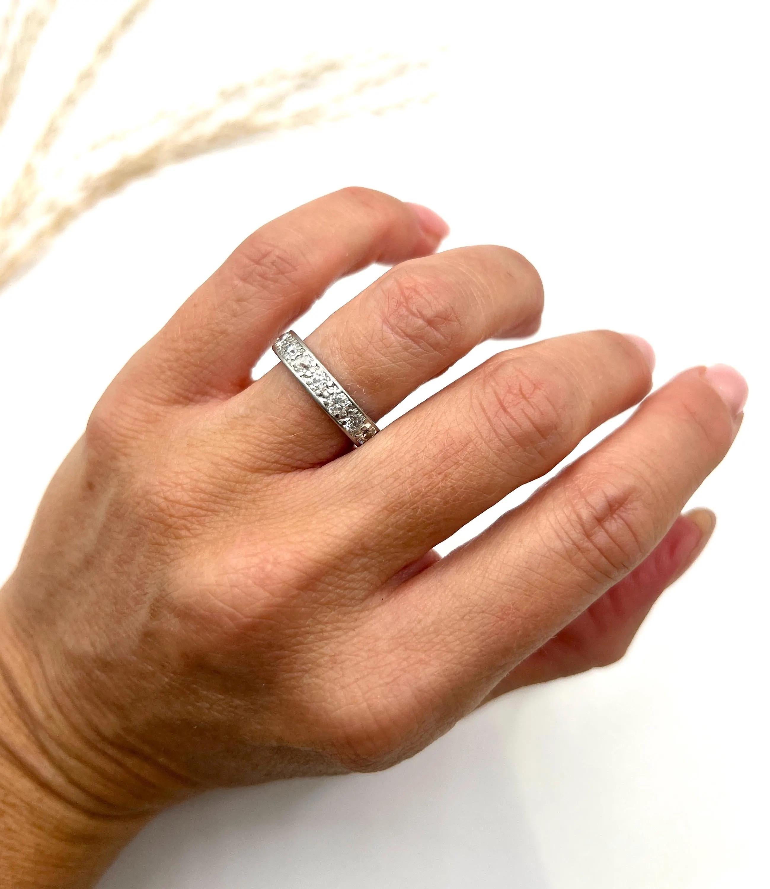 Antike 1920er Jahre Platin Französisch gestempelt, 1,40 Karat Diamant Full Eternity Ring (Brillantschliff) im Angebot