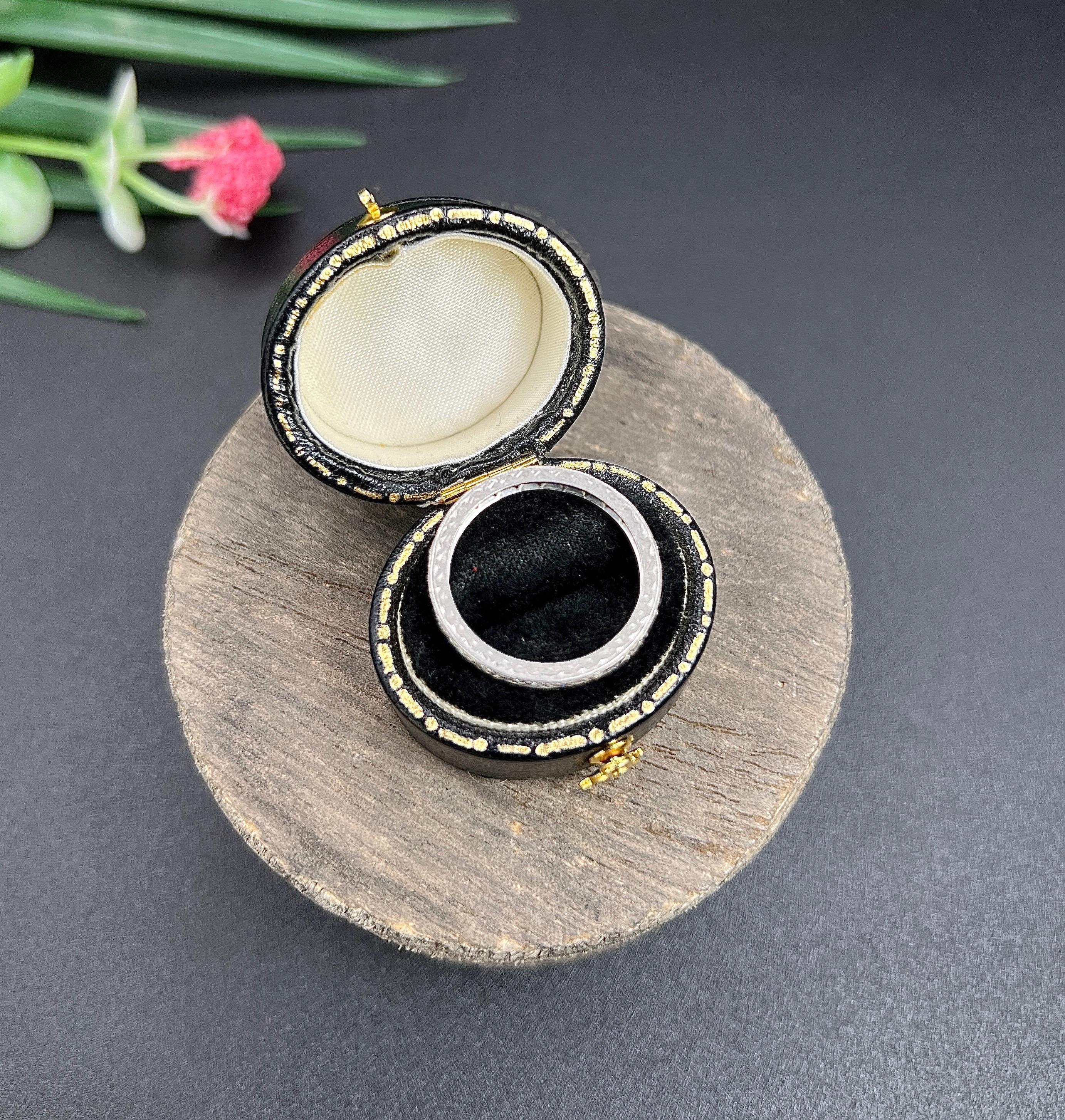 Antiker 1920er Platin, Volldiamant Ewigkeitsring im Angebot 4