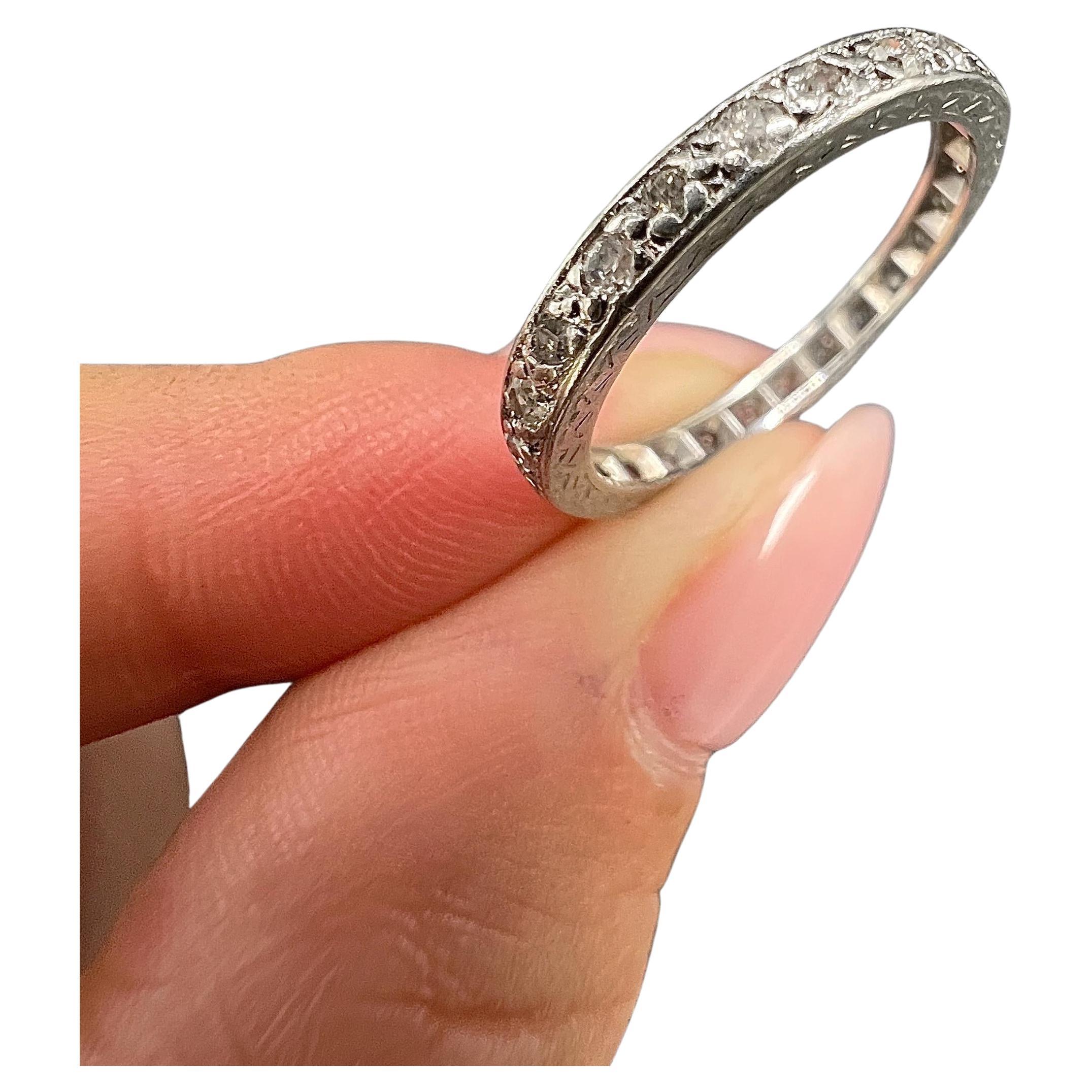 Antiker 1920er Platin, Volldiamant Ewigkeitsring im Angebot