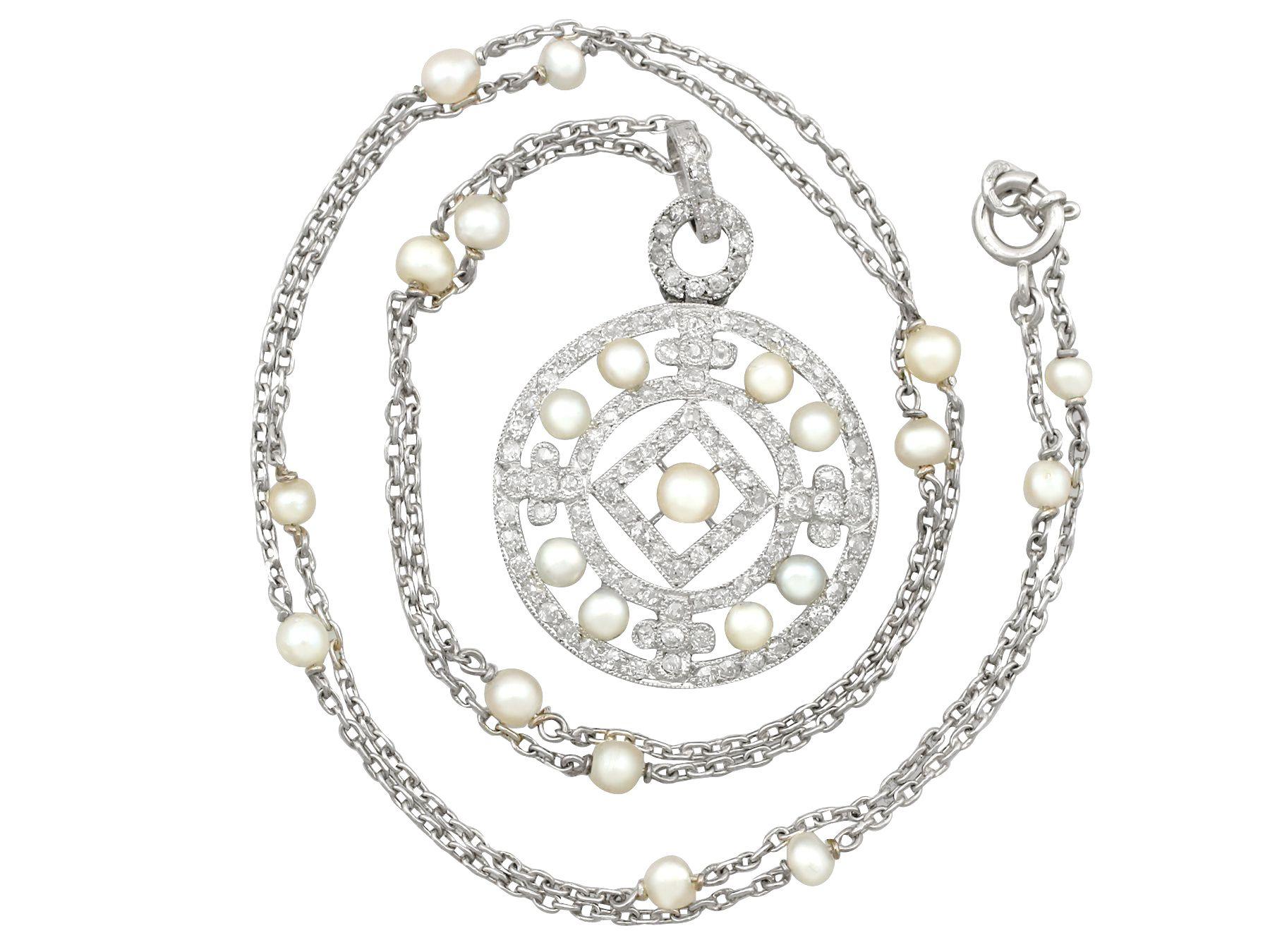Romantique Pendentif ancien en platine avec perles de rocaille et diamants de 1,11 carat, années 1920 en vente