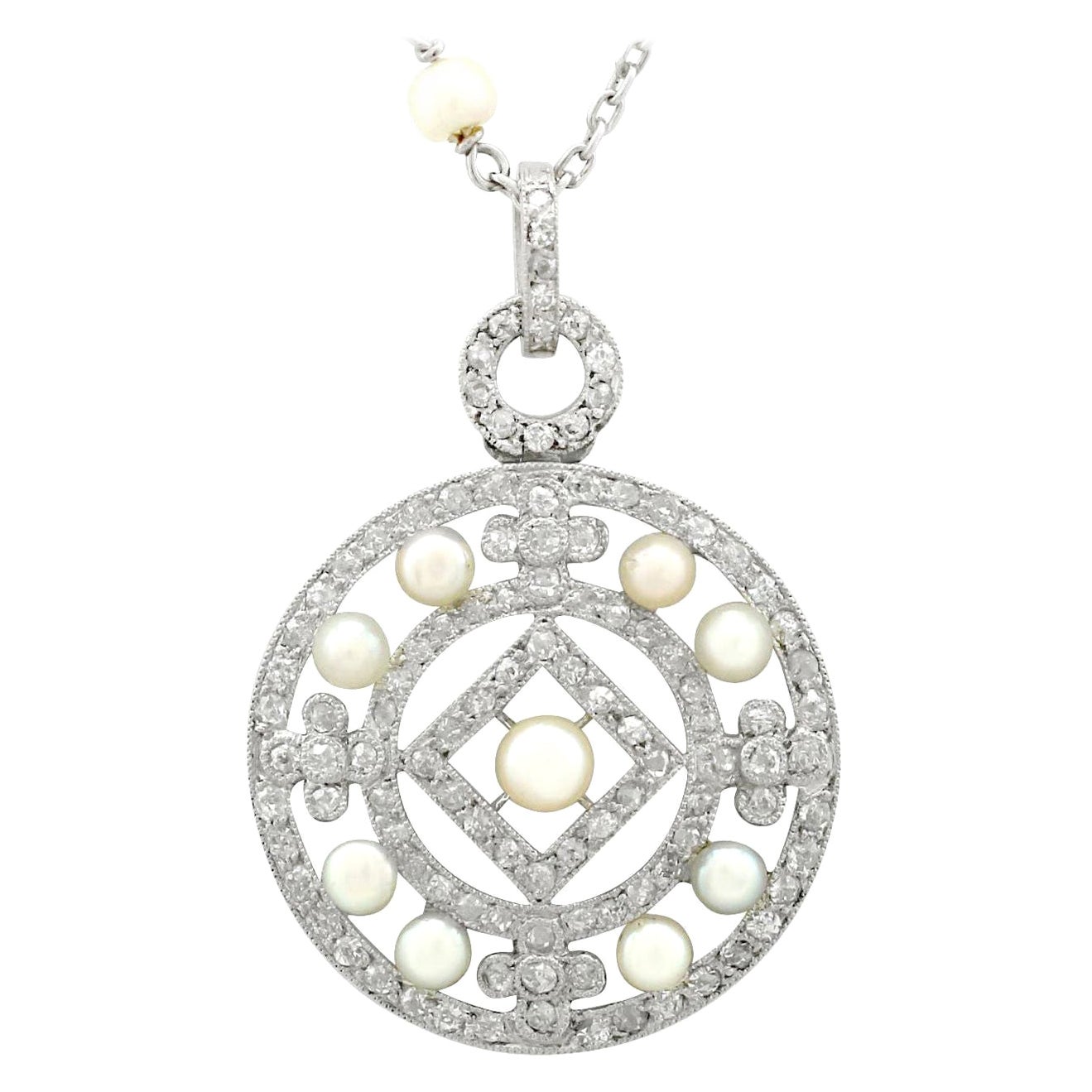 Antiker Anhänger aus Platin mit Saatperlen und 1,11 Karat Diamanten aus den 1920er Jahren